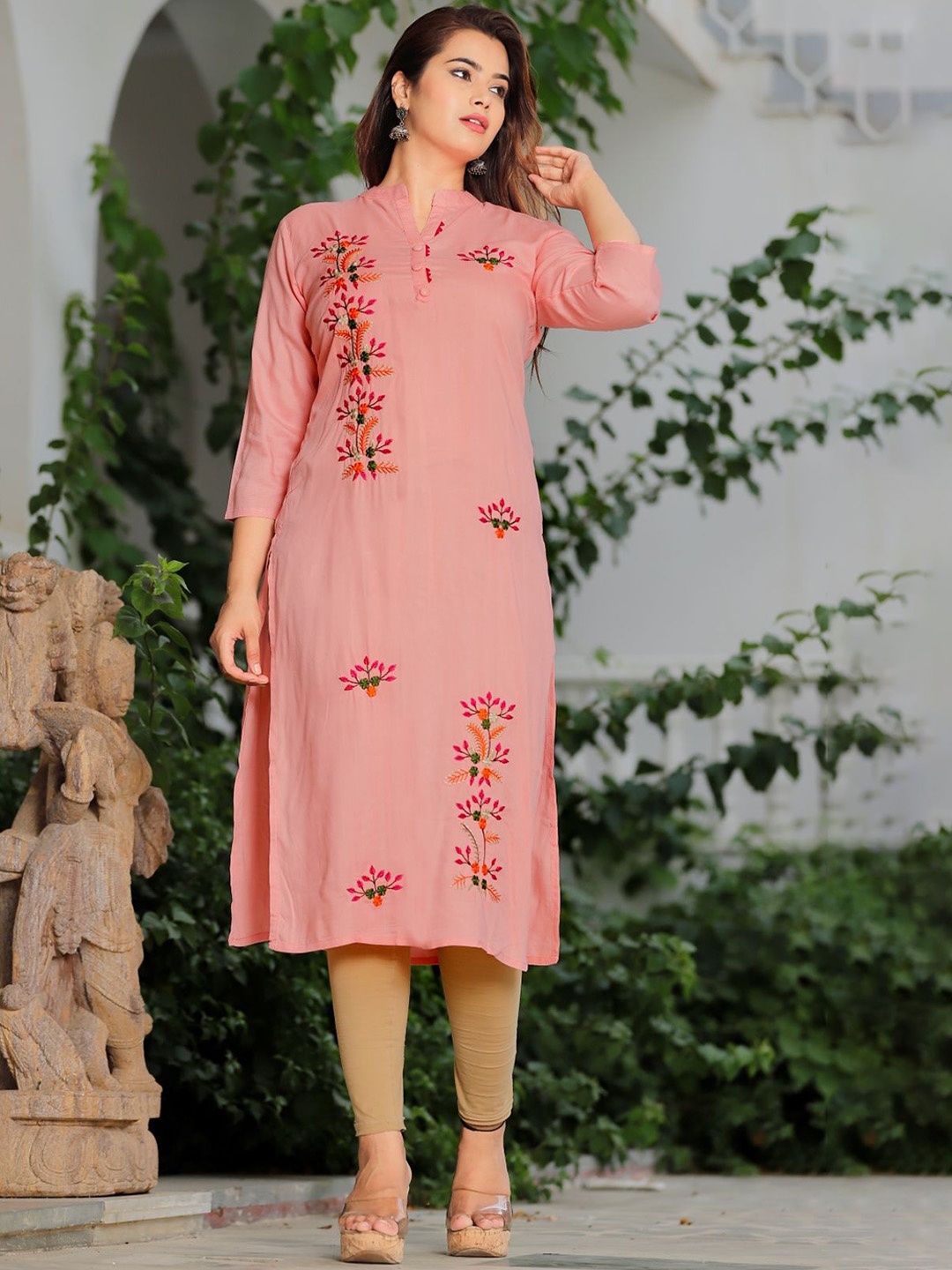 

Mehsoos Floral Embroidered Mandarin Collar Straight Kurta, Peach