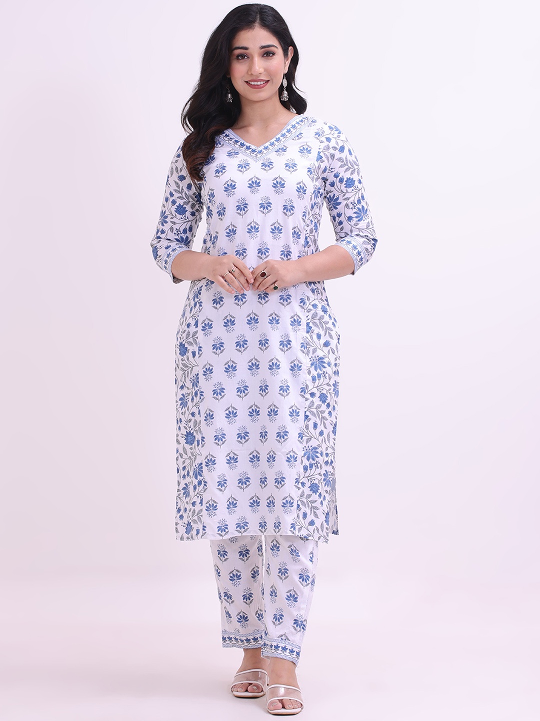 

Intizer Women Floral Printed Regular Pure Cotton Kurta with Trousers, Blue