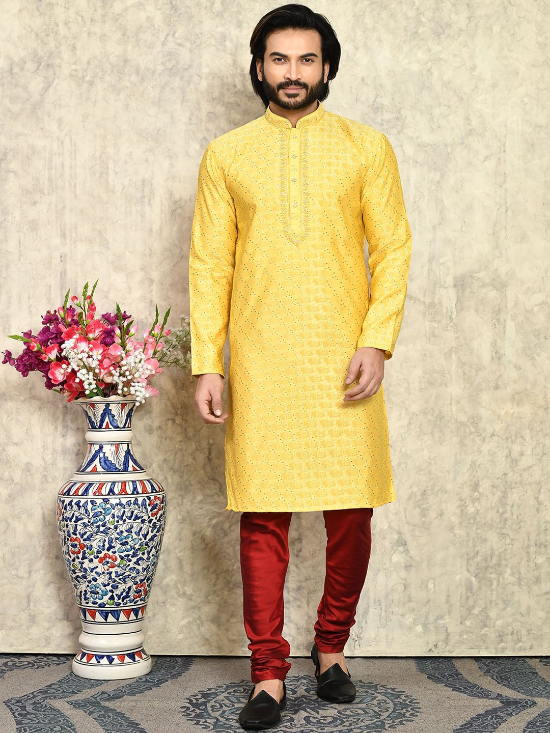 

RANAK Geometric Printed Mandarin Collar Art Silk Thread Work Straight Kurta, Yellow