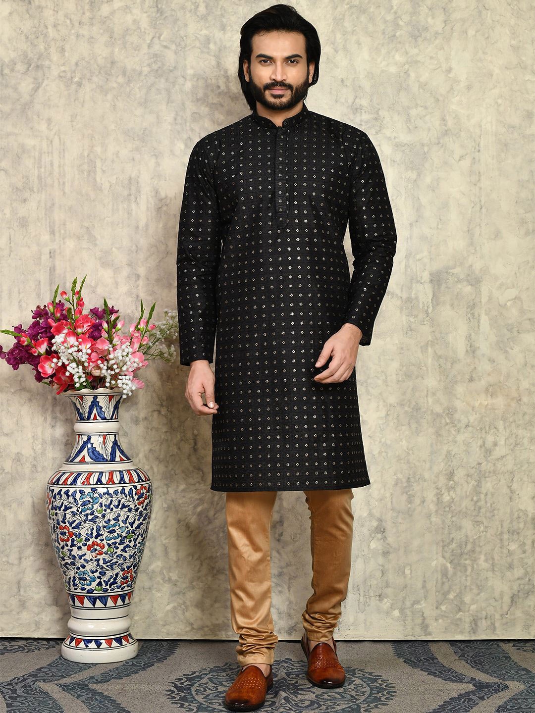 

RANAK Geometric Embroidered Mandarin Collar Art Silk Sequinned Straight Kurta, Black