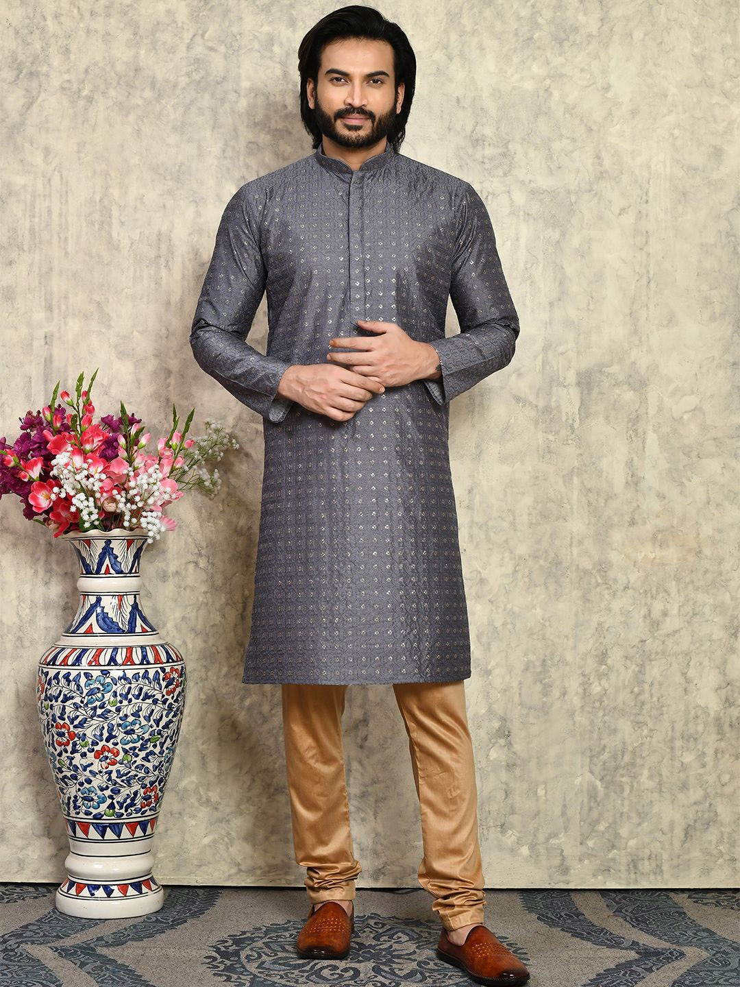 

RANAK Geometric Embroidered Mandarin Collar Art Silk Sequinned Straight Kurta, Grey