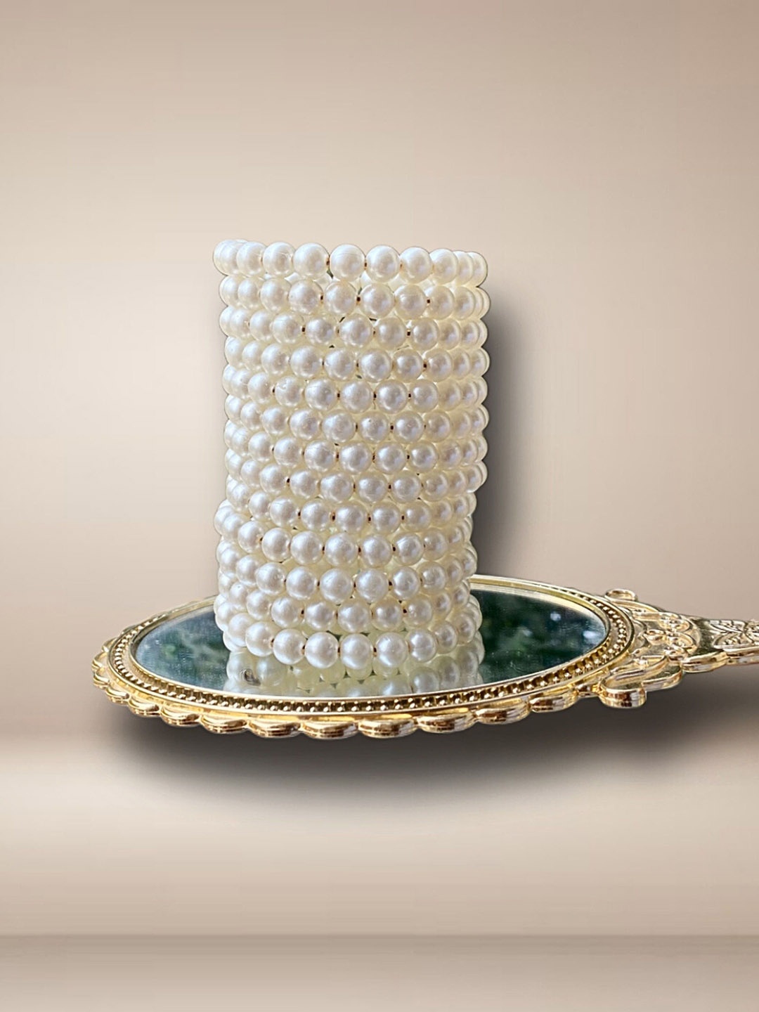 

UnfoldSelf Pearl Spiral Bangle, White