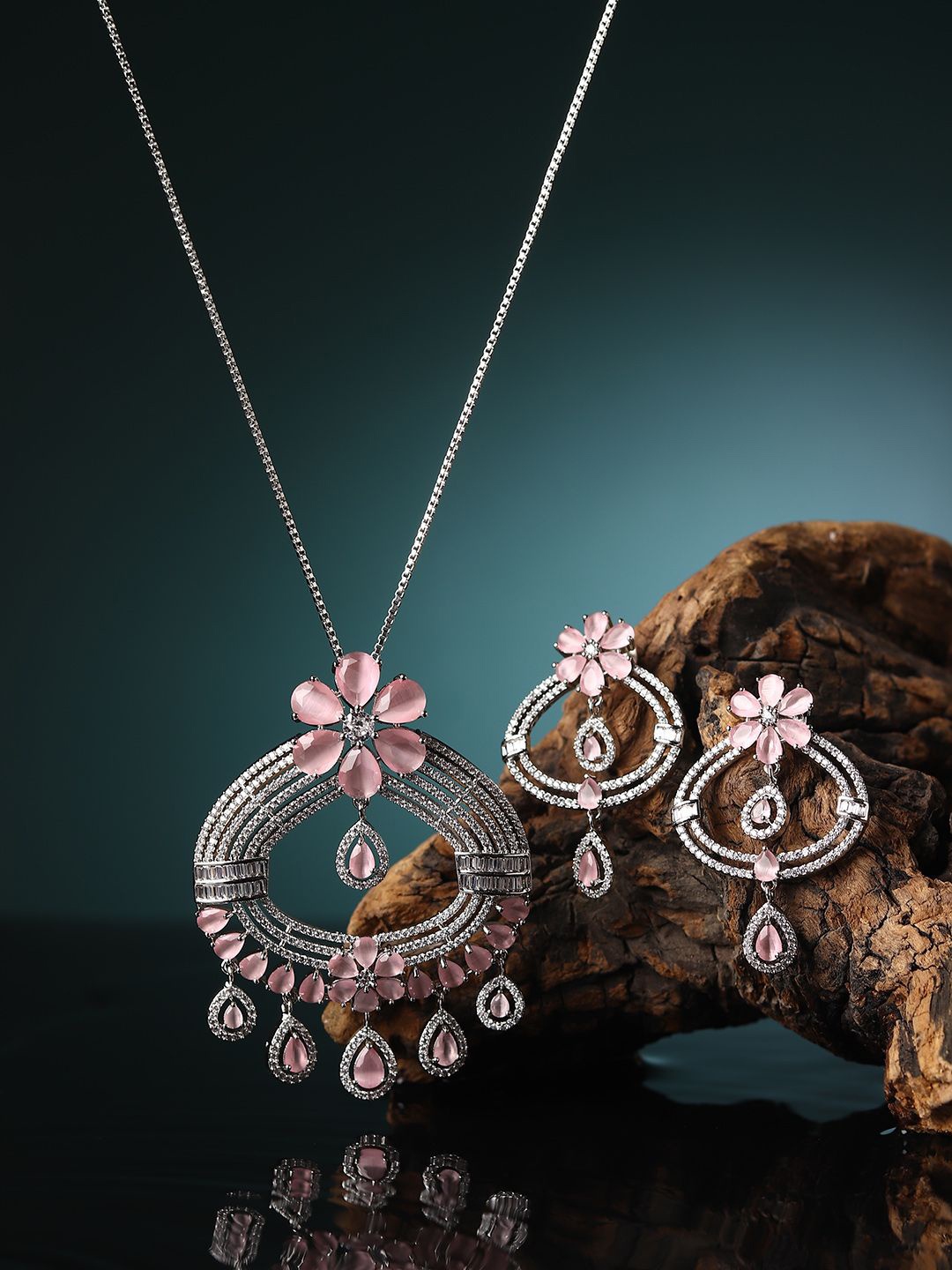 

RHOSYN Rhodium-Plated Pendants with Chains, Silver