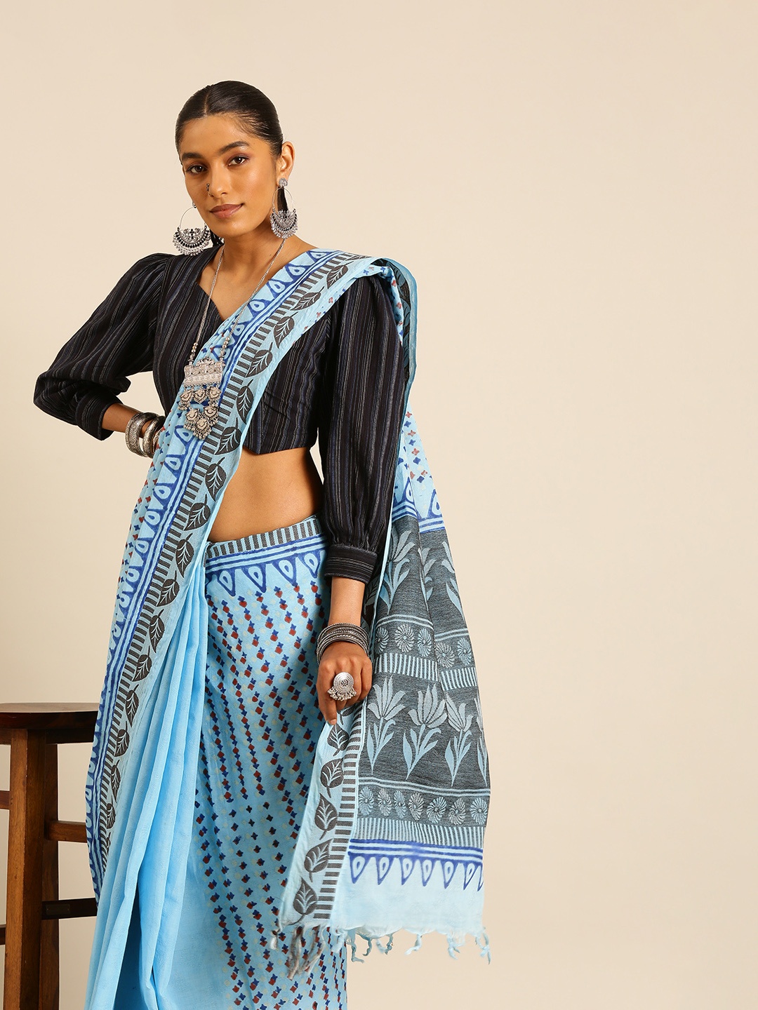 

Taavi Geometric Block Printed Pure Cotton Saree, Blue