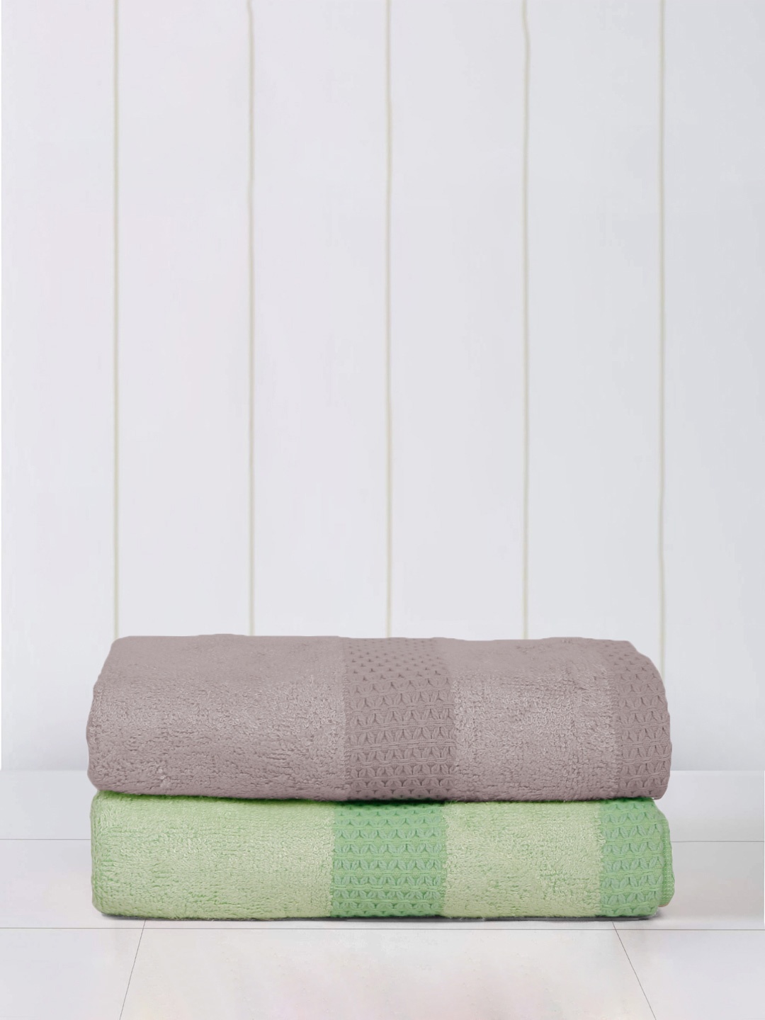 

Mulberry Living 2Pcs Light Lavender & Neon Green Solid Bamboo Bliss Hand Towels