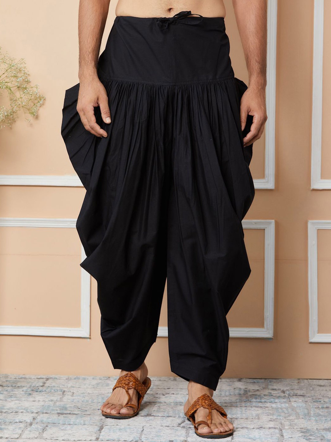 

MULTI SHADES Men Pure Cotton Dhoti Pants, Black