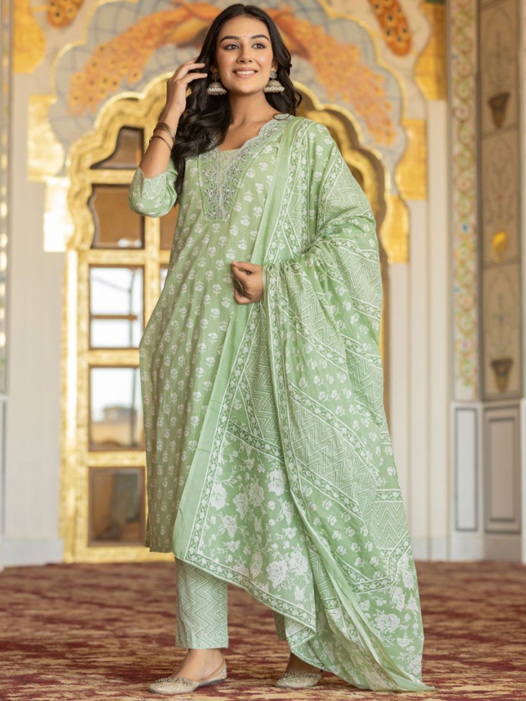 

AARDRAA Floral Printed V-Neck Pure Cotton Straight Kurta With Trousers And Dupatta, Green