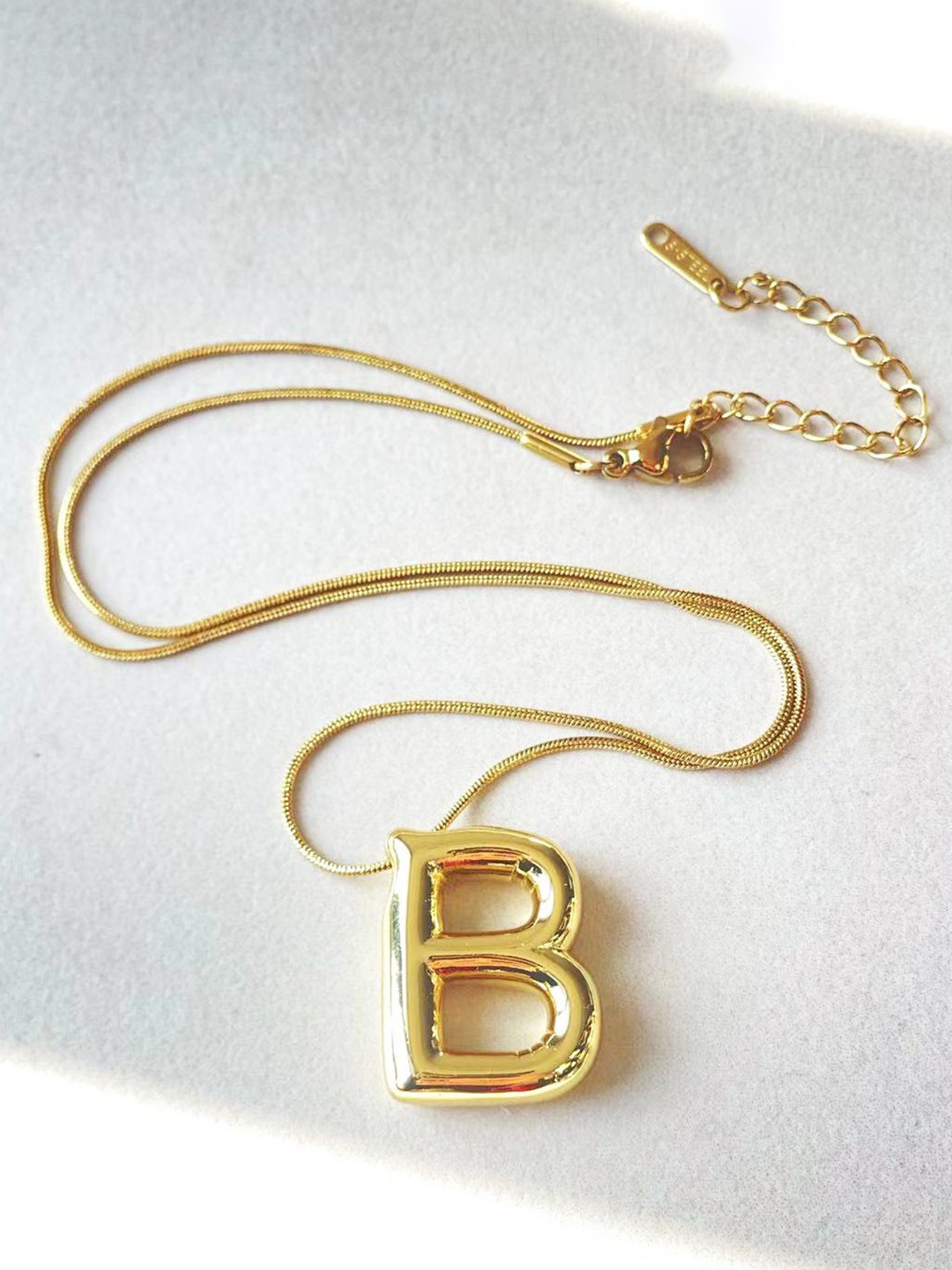 

MEENAZ Gold-Plated Stainless Steel Anti-Tarnish B Initial Alphabet Pendant with Chain