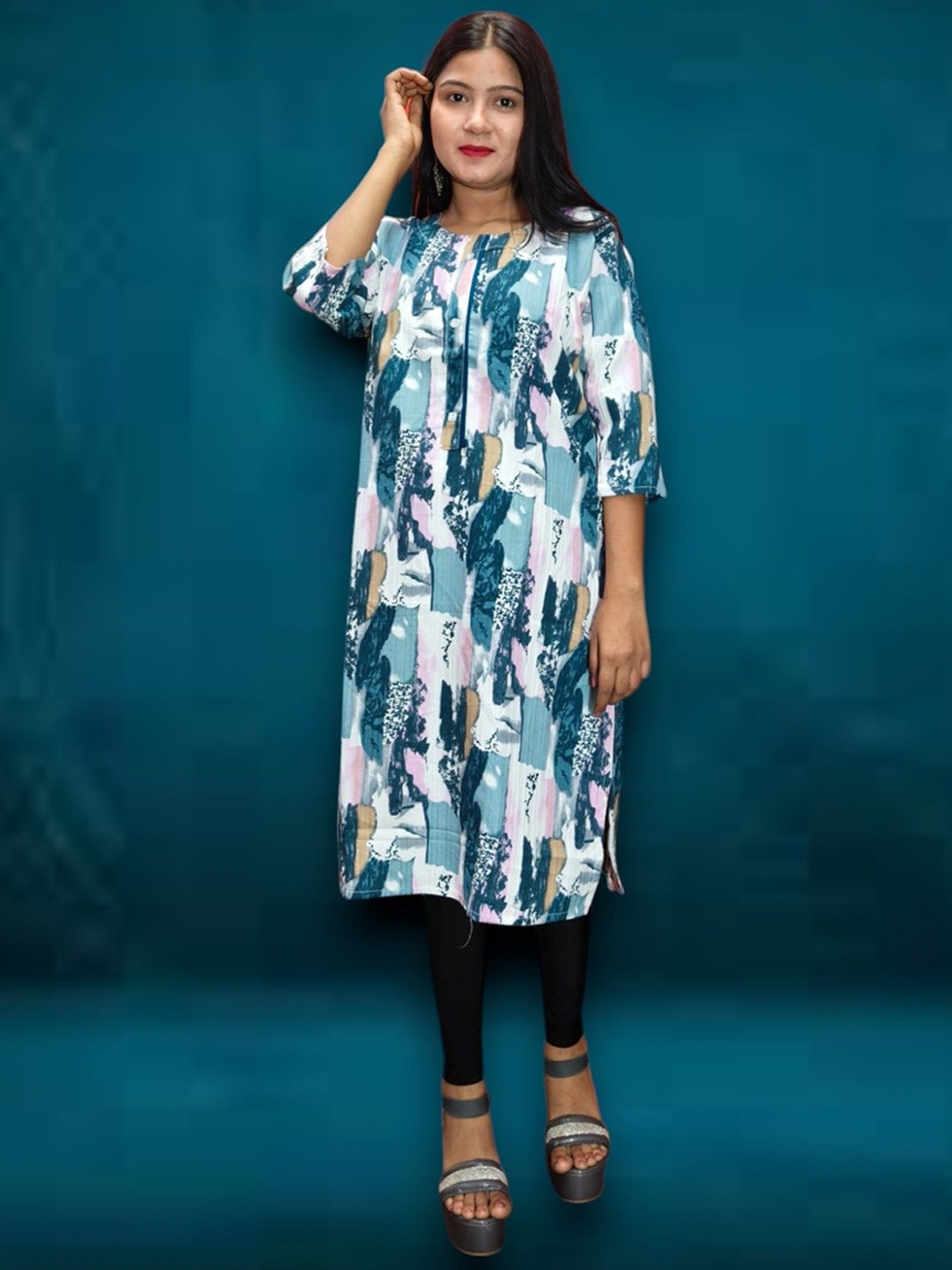 

Ayukti Abstract Printed Straight Kurta, Green