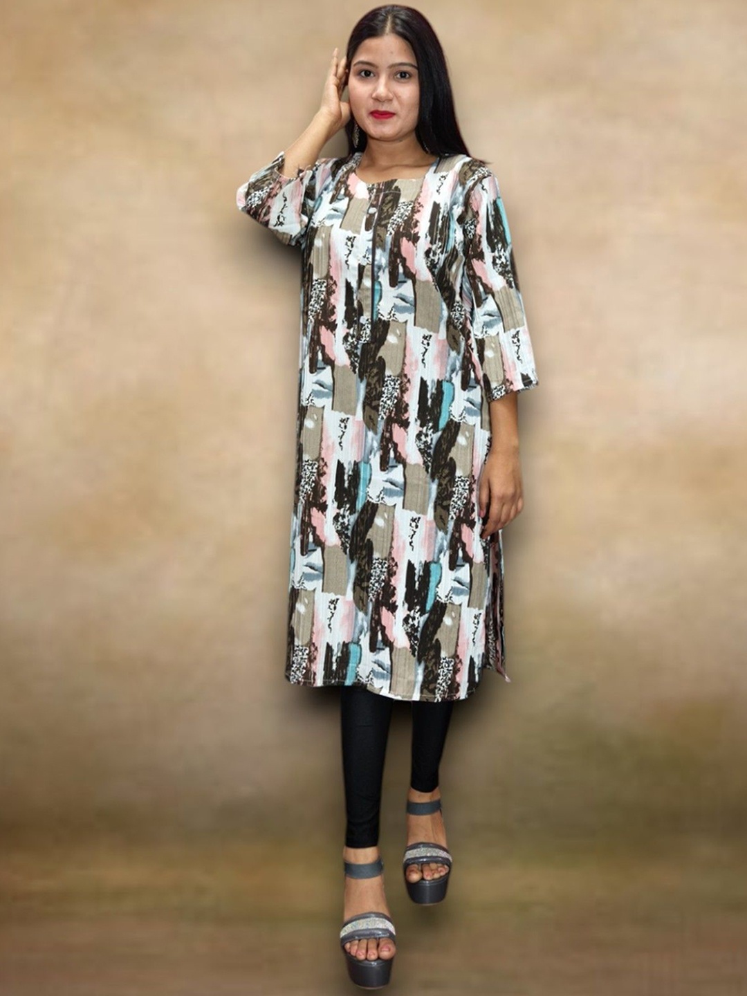 

Ayukti Abstract Printed Straight Kurta, Brown