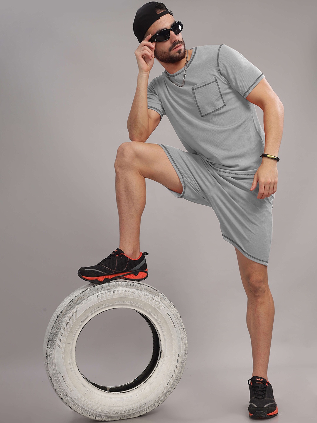 

TRIBE Round Neck T-Shirt With Shorts, Grey