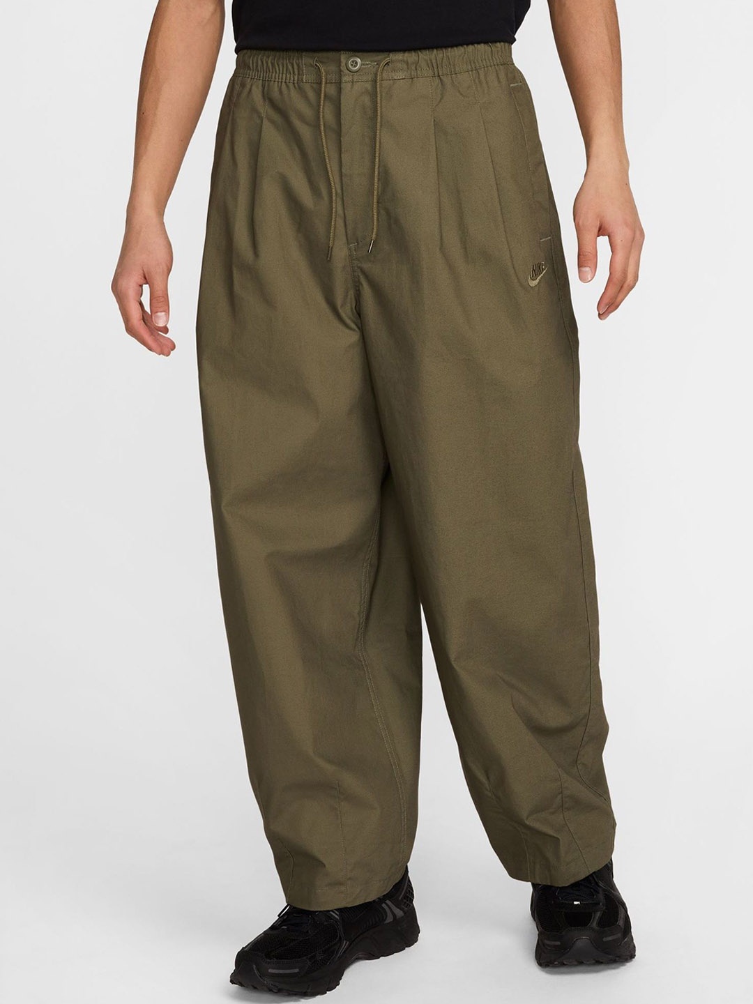 

Nike Club Men Cotton Loose Fit Mid-Rise Pleated Balloon Trousers, Green