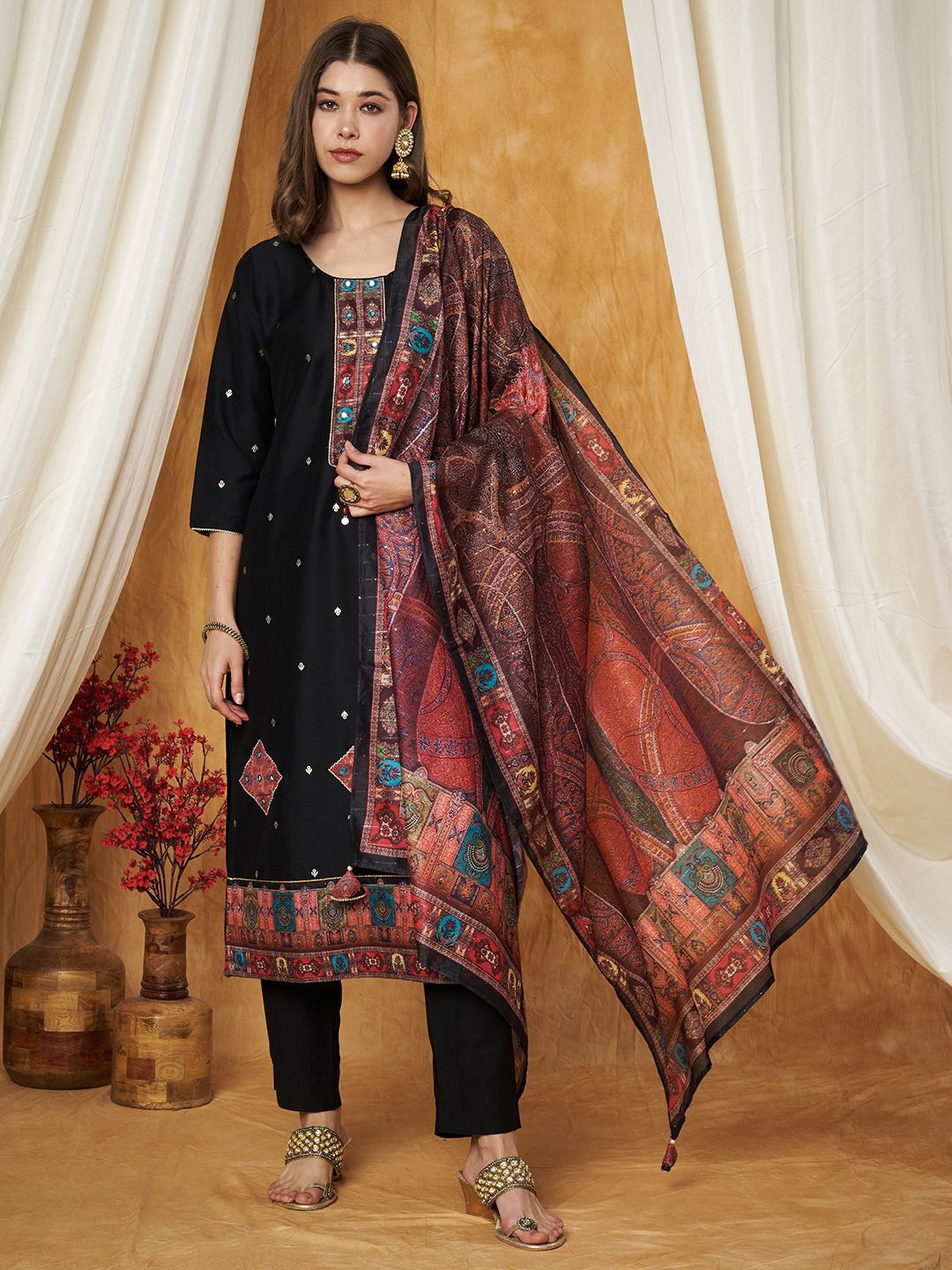 

Label Khoj Ethnic Motifs Embroidered Sequinned Kurta With Trouser And Dupatta, Black