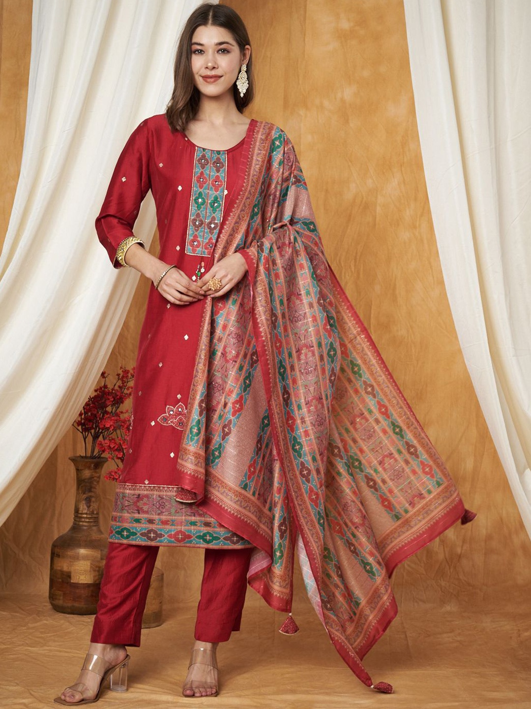 

Label Khoj Ethnic Motifs Embroidered Sequinned Kurta With Trouser And Dupatta, Red