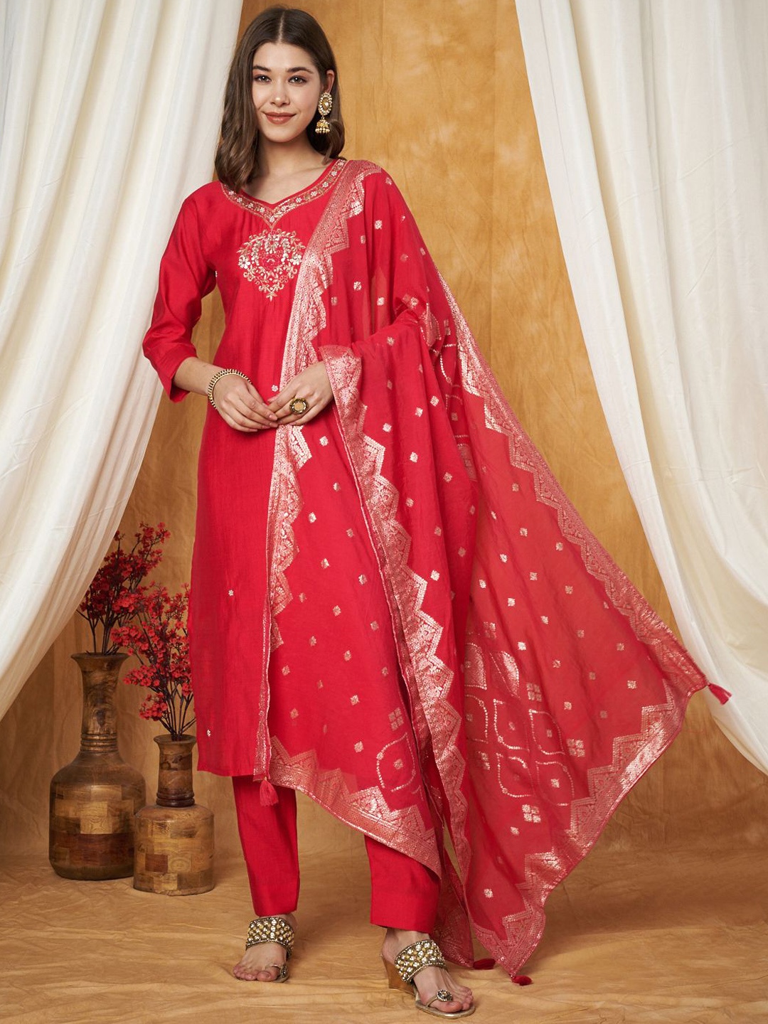 

Label Khoj Floral Embroidered Sequinned Kurta With Trouser And Dupatta, Red