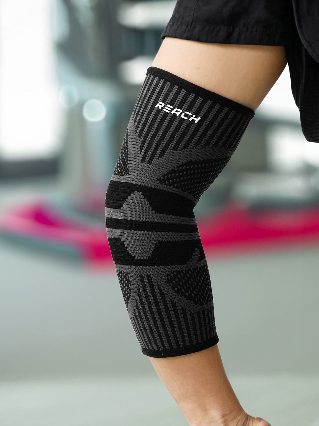 Reach Sports & Gym Pain Relief for Daily Activities Sports & Gym Elbow Wraps, Black
