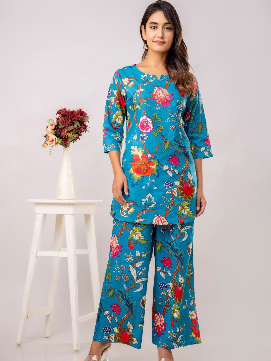 

NIJANAND TEXTILE Printed Round Neck Pure Cotton Tunic With Palazzo, Blue