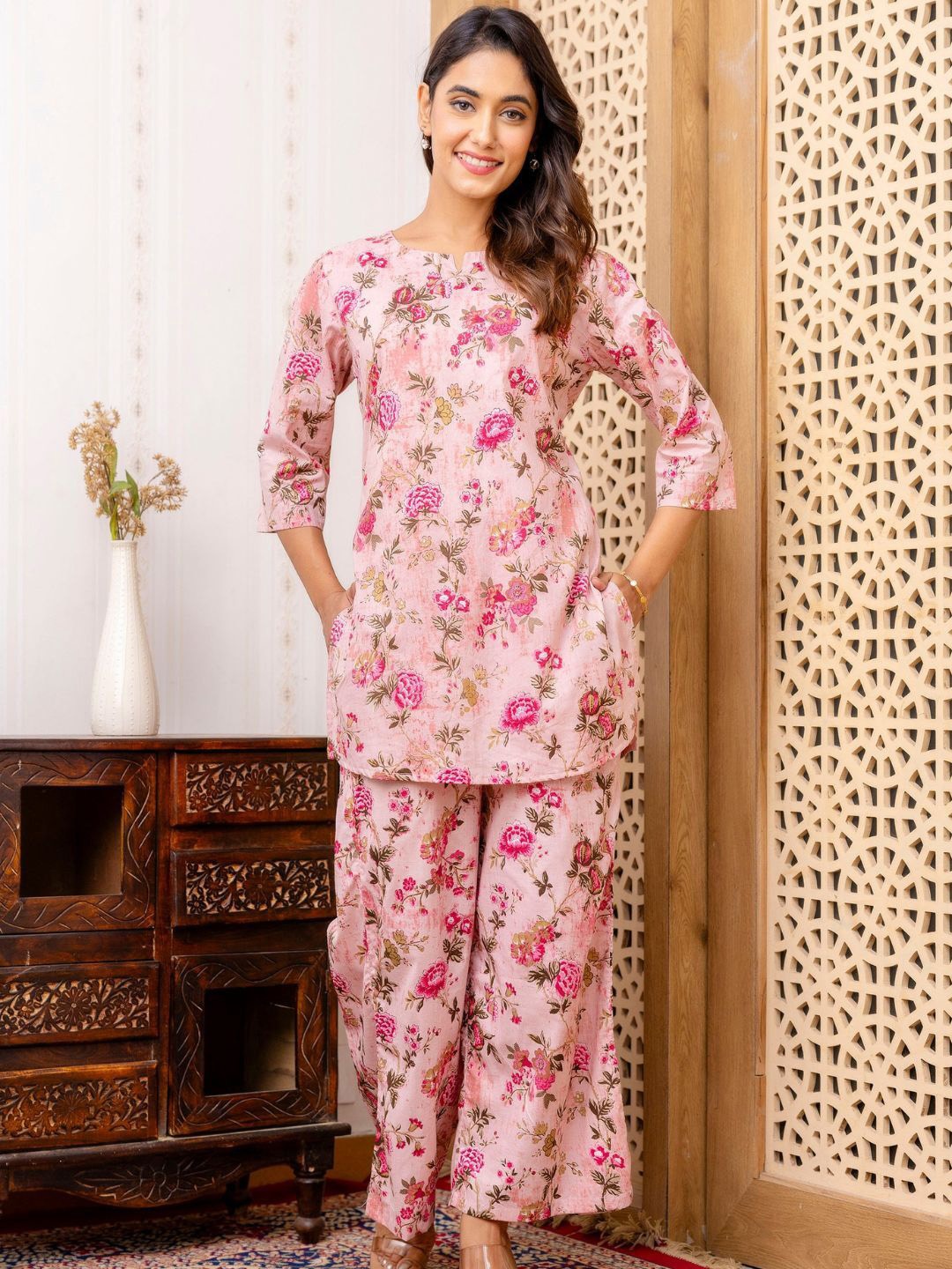 

NIJANAND TEXTILE Printed Round Neck Pure Cotton Tunic With Palazzo, Pink