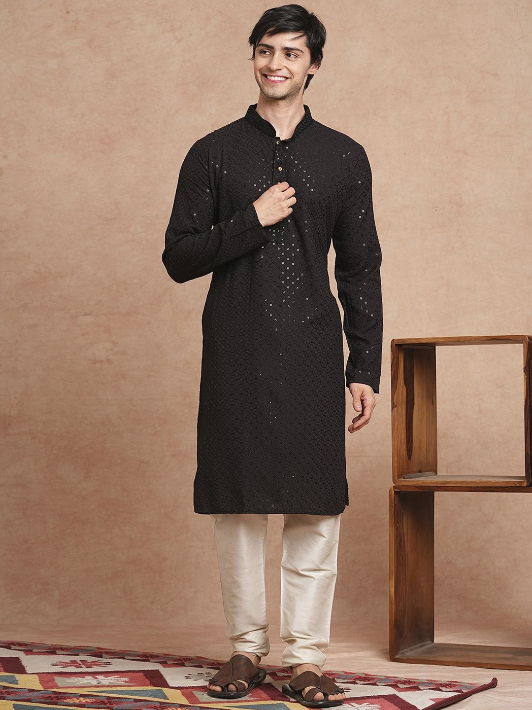 

SWAGG INDIA Geometric Embroidered Band Collar Straight Chikankari Kurta, Black
