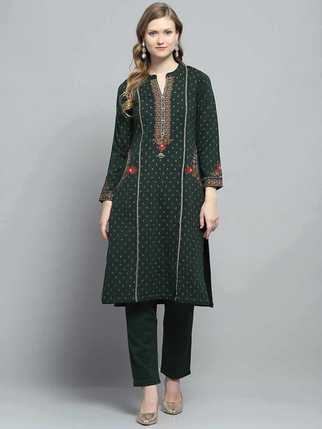 

Monte Carlo Floral Printed Mandarin Collar Straight Kurta with Trousers, Green