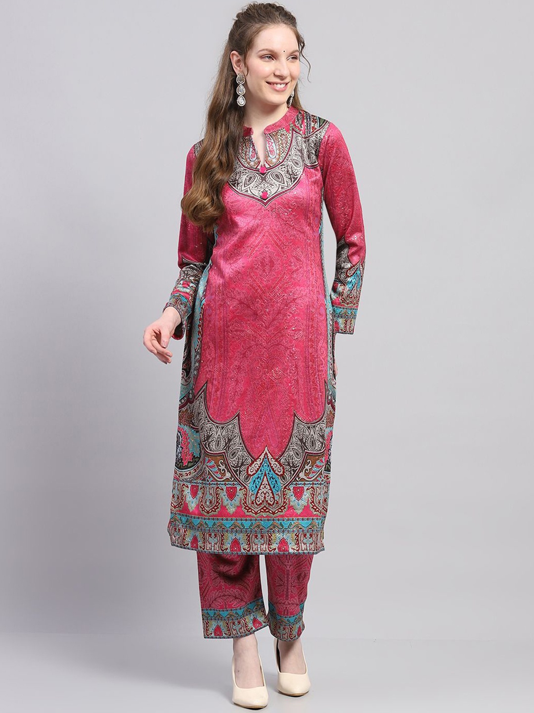 

Monte Carlo Ethnic Motifs Printed Mandarin Collar Straight Kurta With Trouser, Pink