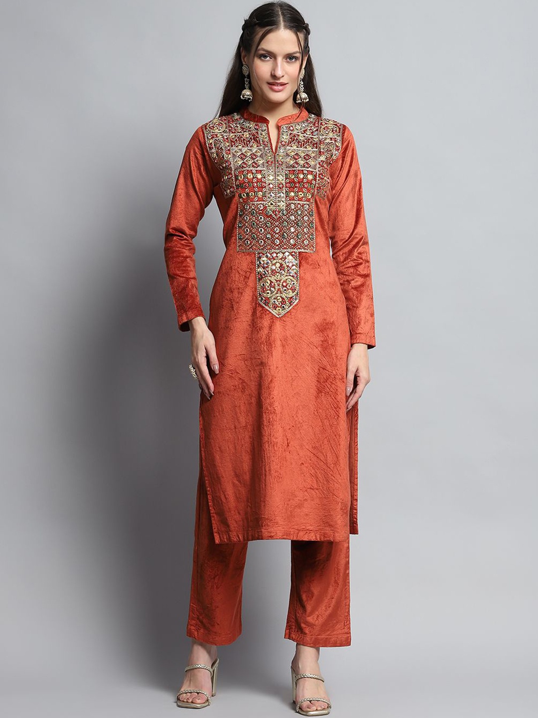 

Monte Carlo Geometric Embroidered Mandarin Collar Mirror Work Straight Kurta With Trousers, Rust