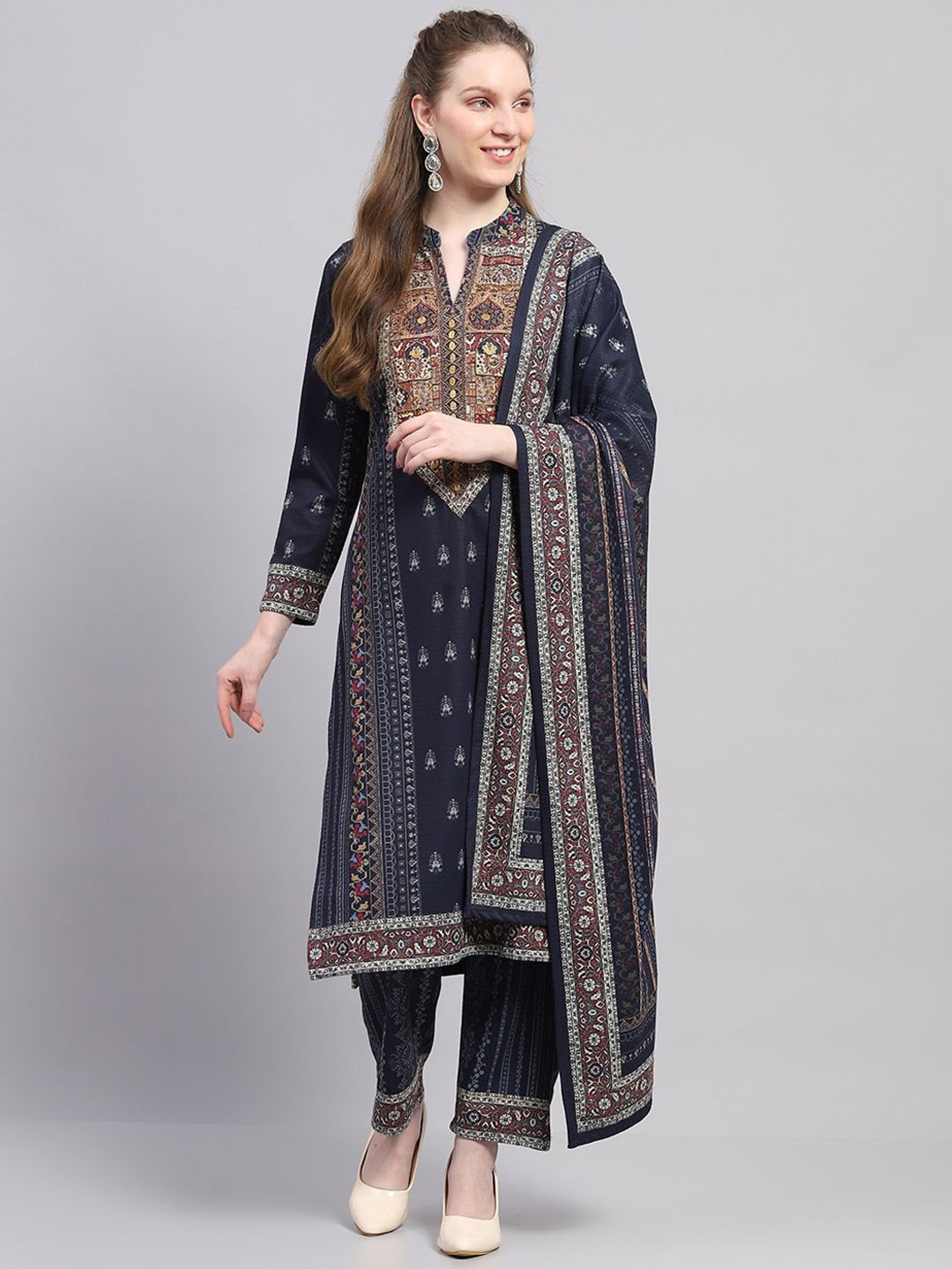 

Monte Carlo Ethnic Motifs Printed Mandarin Collar Straight Kurta With Trousers & Dupatta, Navy blue