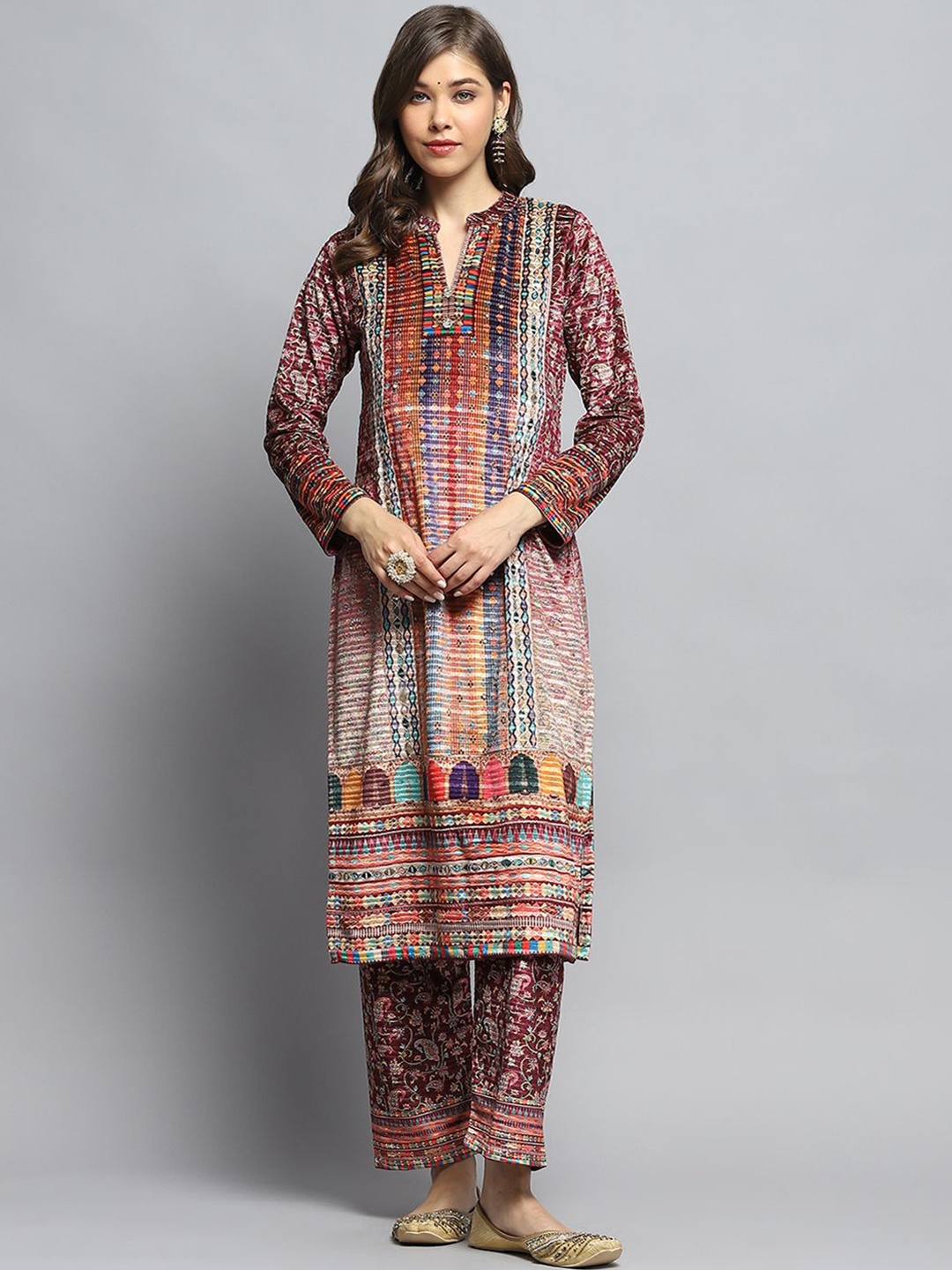 

Monte Carlo Paisley Printed Self Design Mandarin Collar Straight Kurta With Trouser, Maroon