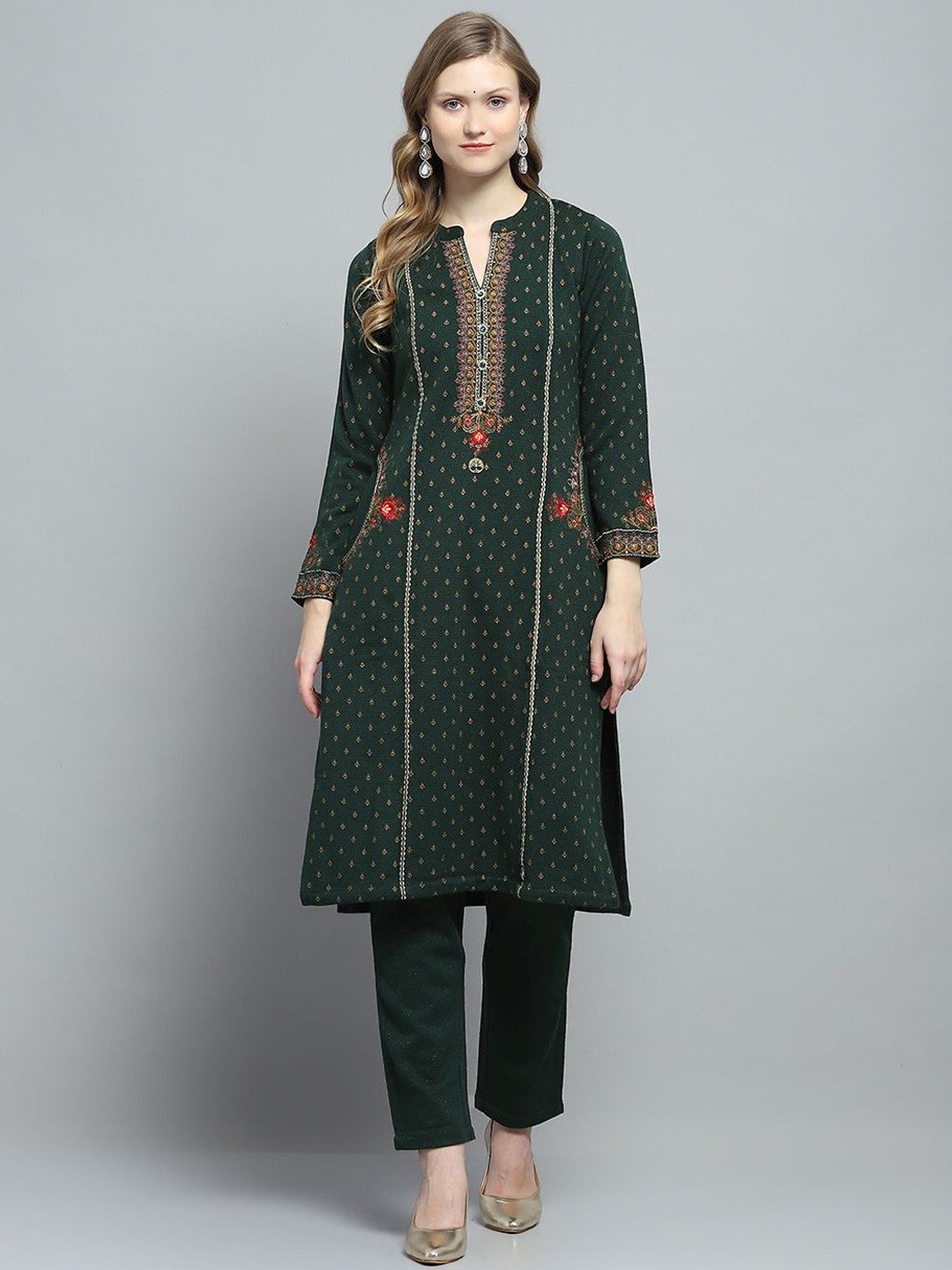 

Monte Carlo Ethnic Motifs Self Design Mandarin Collar Straight Kurta With Trouser, Green