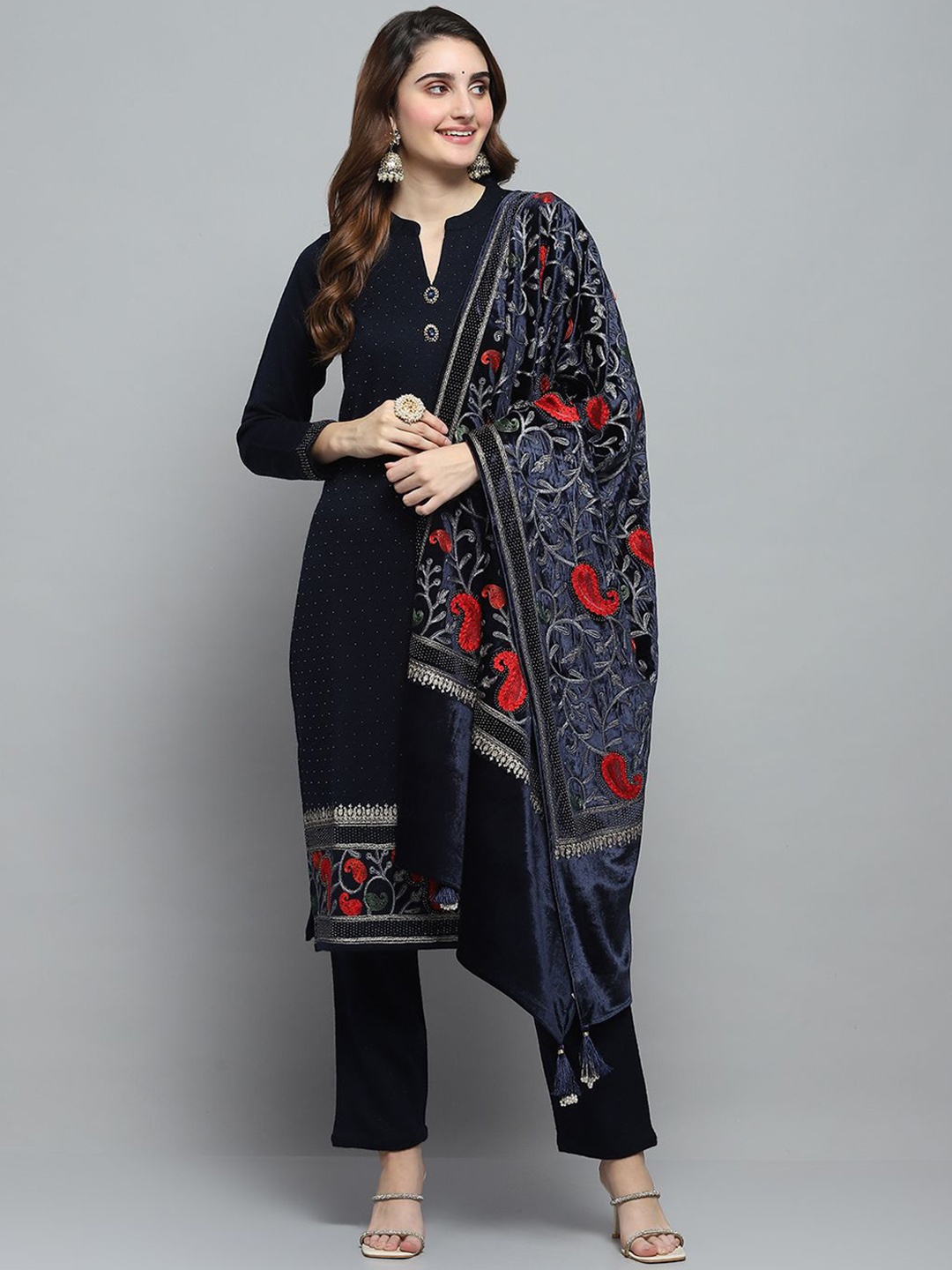 

Monte Carlo Paisley Embroidered Mandarin Collar Straight Kurta With Trousers & Dupatta, Navy blue