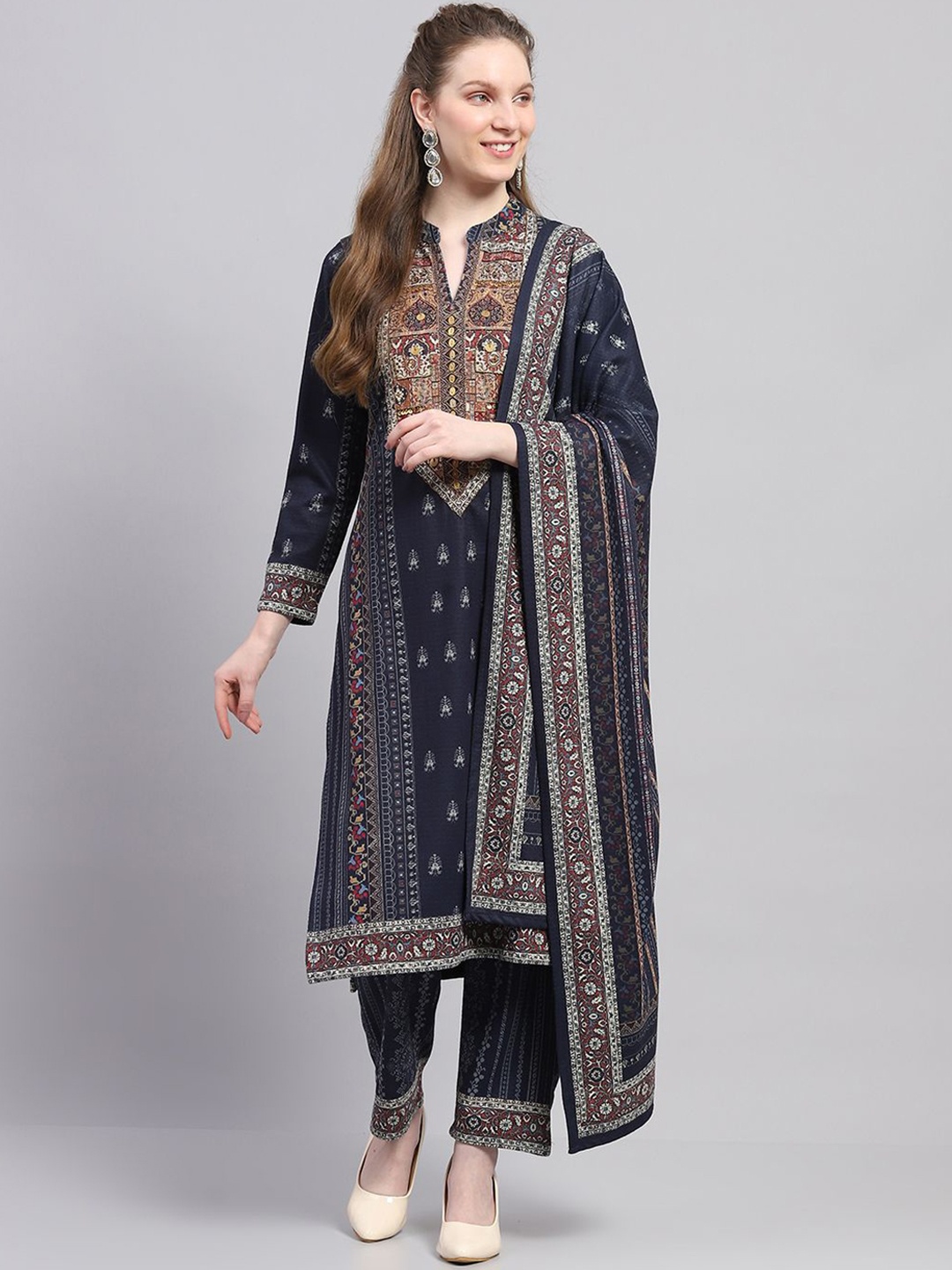 

Monte Carlo Ethnic Motifs Printed Mandarin Collar Kurta With Trousers And Dupatta, Navy blue