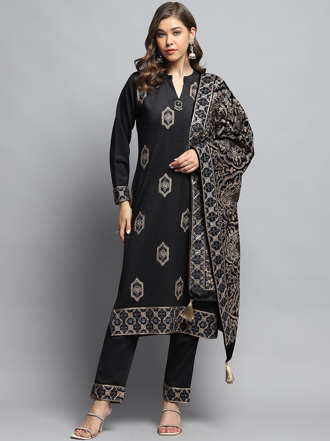 

Monte Carlo Ethnic Motifs Self Design Mandarin Collar Kurta With Trousers And Dupatta, Black