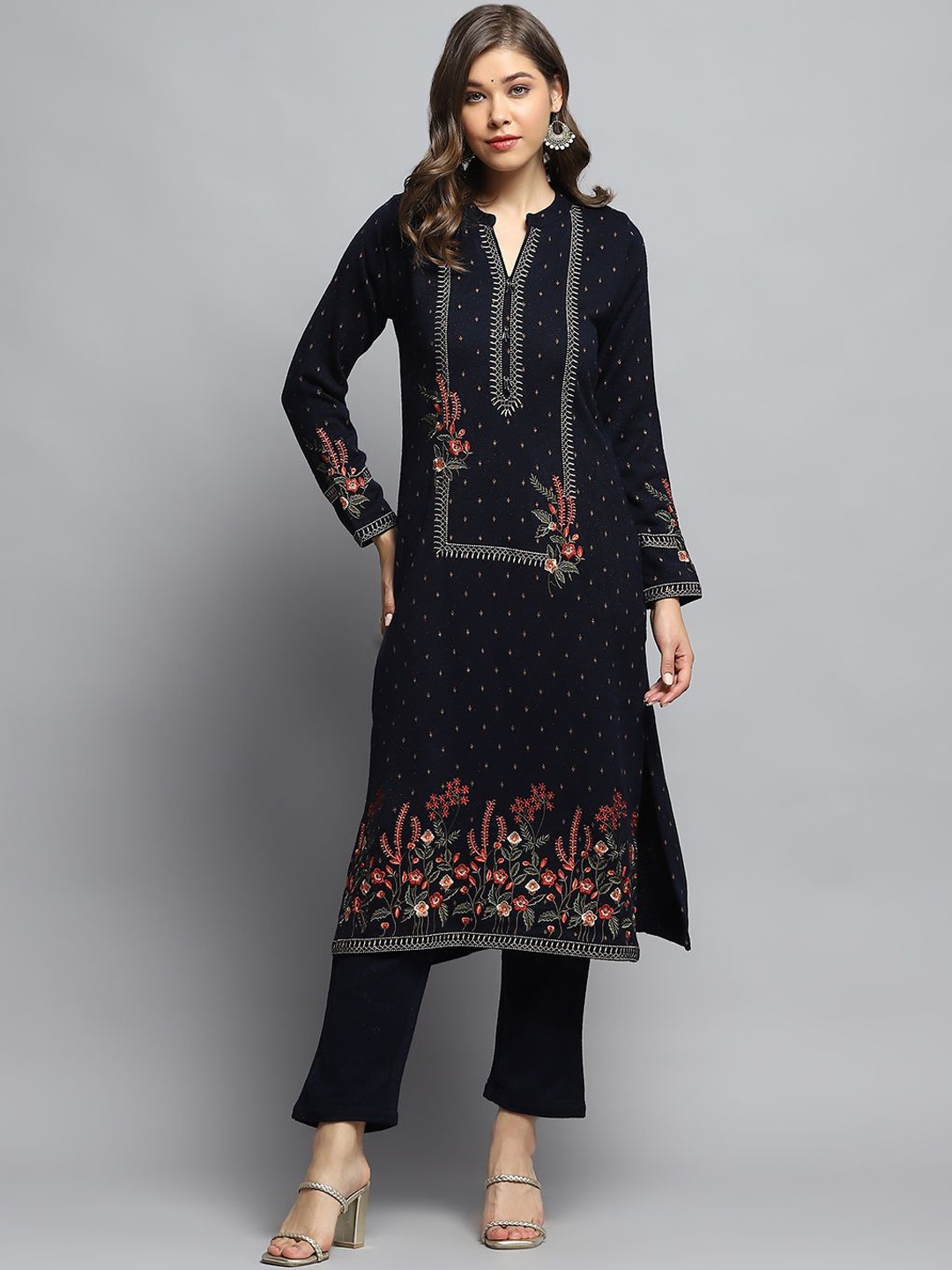 

Monte Carlo Floral Embroidered Mandarin Collar Straight Kurta With Trouser & Dupatta, Navy blue