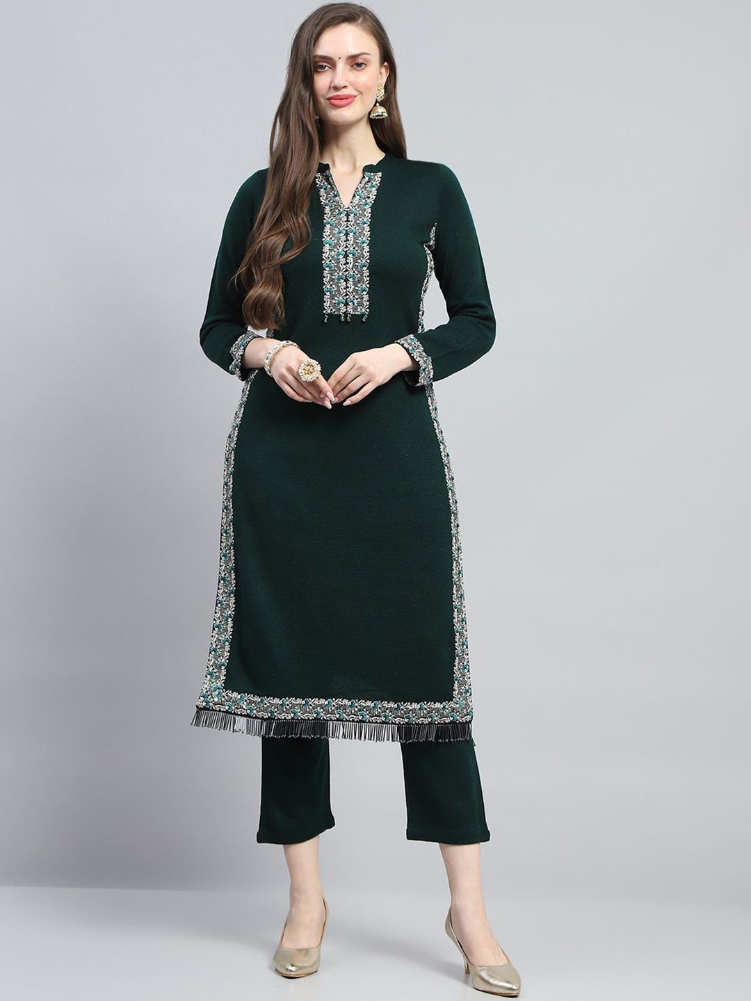 

Monte Carlo Thread Work Woven Design Mandarin Collar Straight Kurta With Trousers, Green