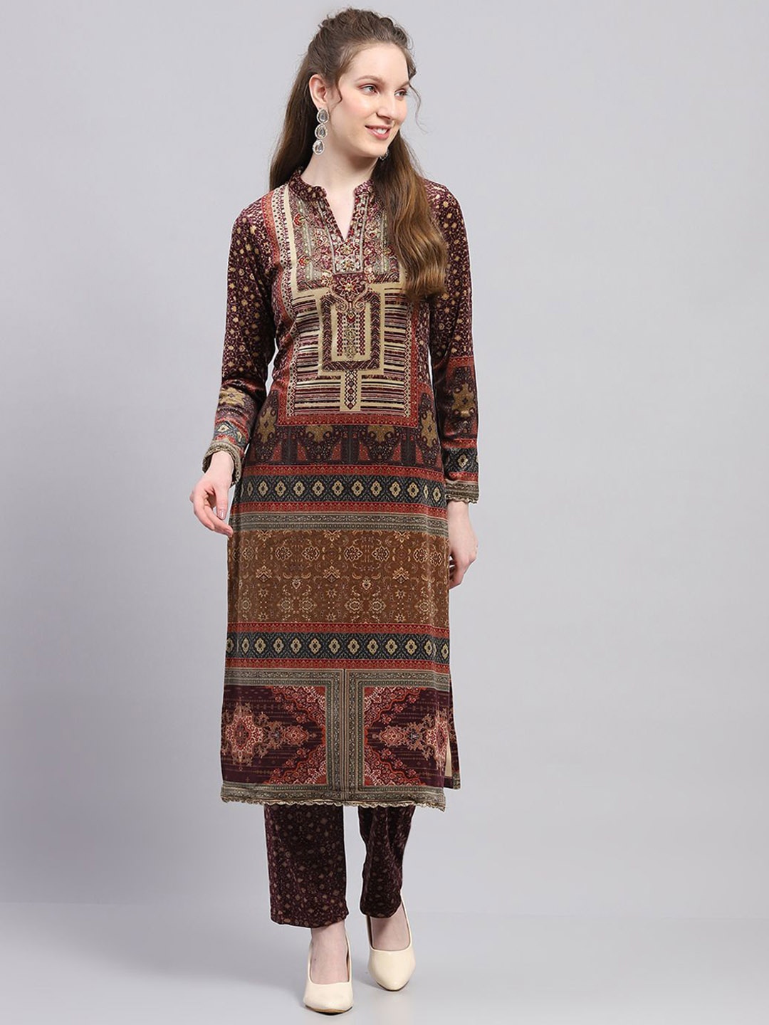 

Monte Carlo Ethnic Motifs Printed Mandarin Collar Beaded Straight Kurta With Trouser, Purple