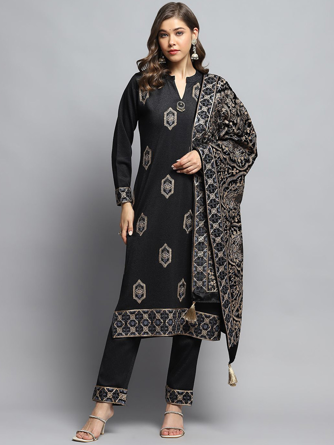 

Monte Carlo Mandarin Collar Embroidered Straight Kurta With Trousers And Dupatta, Black
