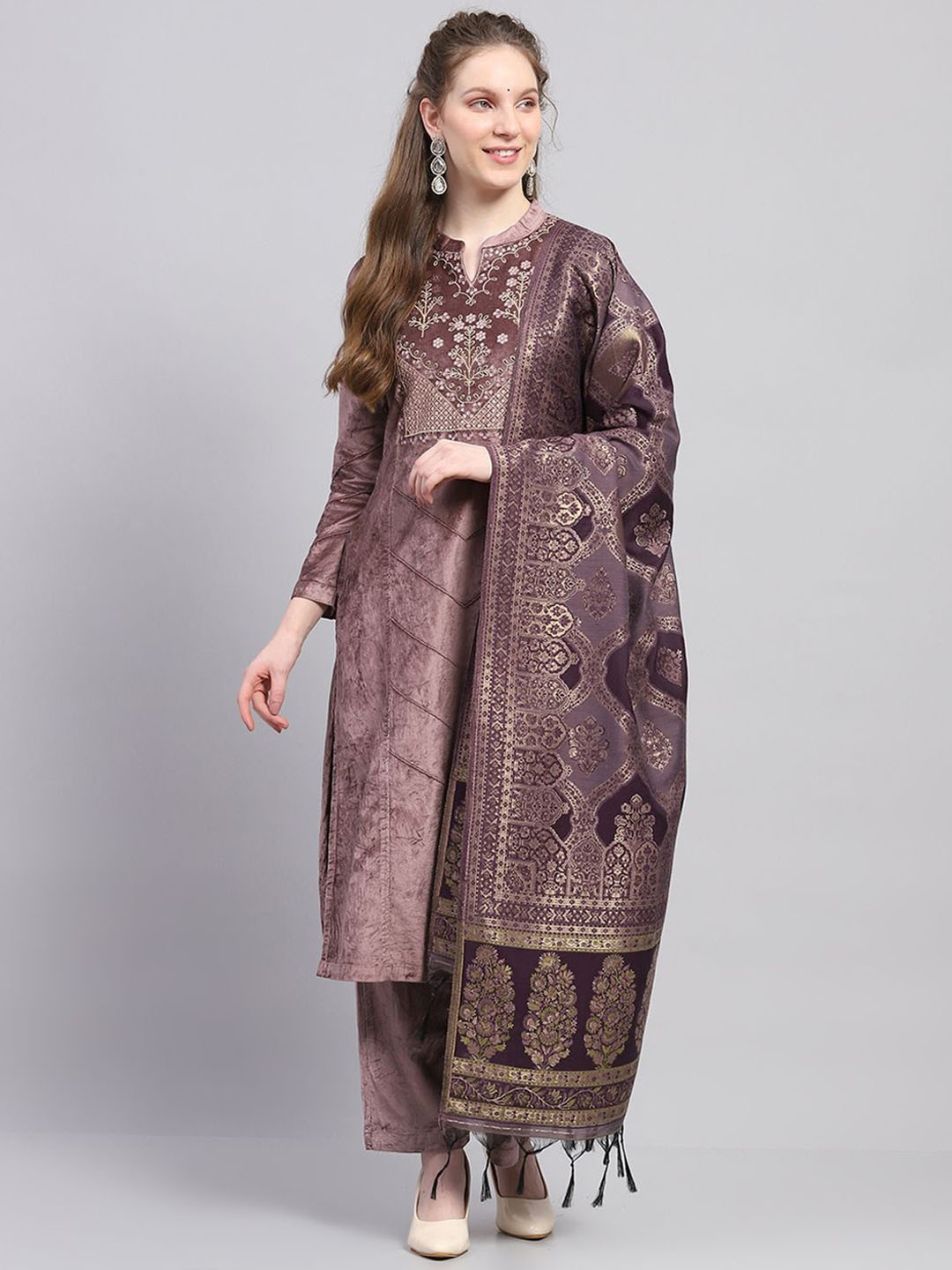 

Monte Carlo Mandarin Collar Embroidered Straight Kurta With Trouser And Dupatta, Lavender