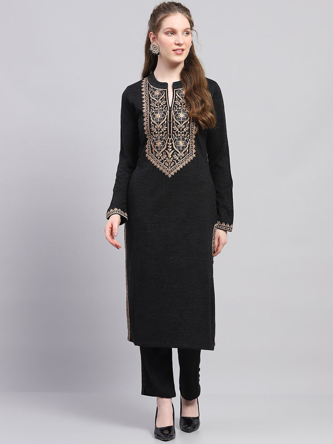 

Monte Carlo Mandarin Collar Floral Embroidered Straight Kurta With Trouser, Black