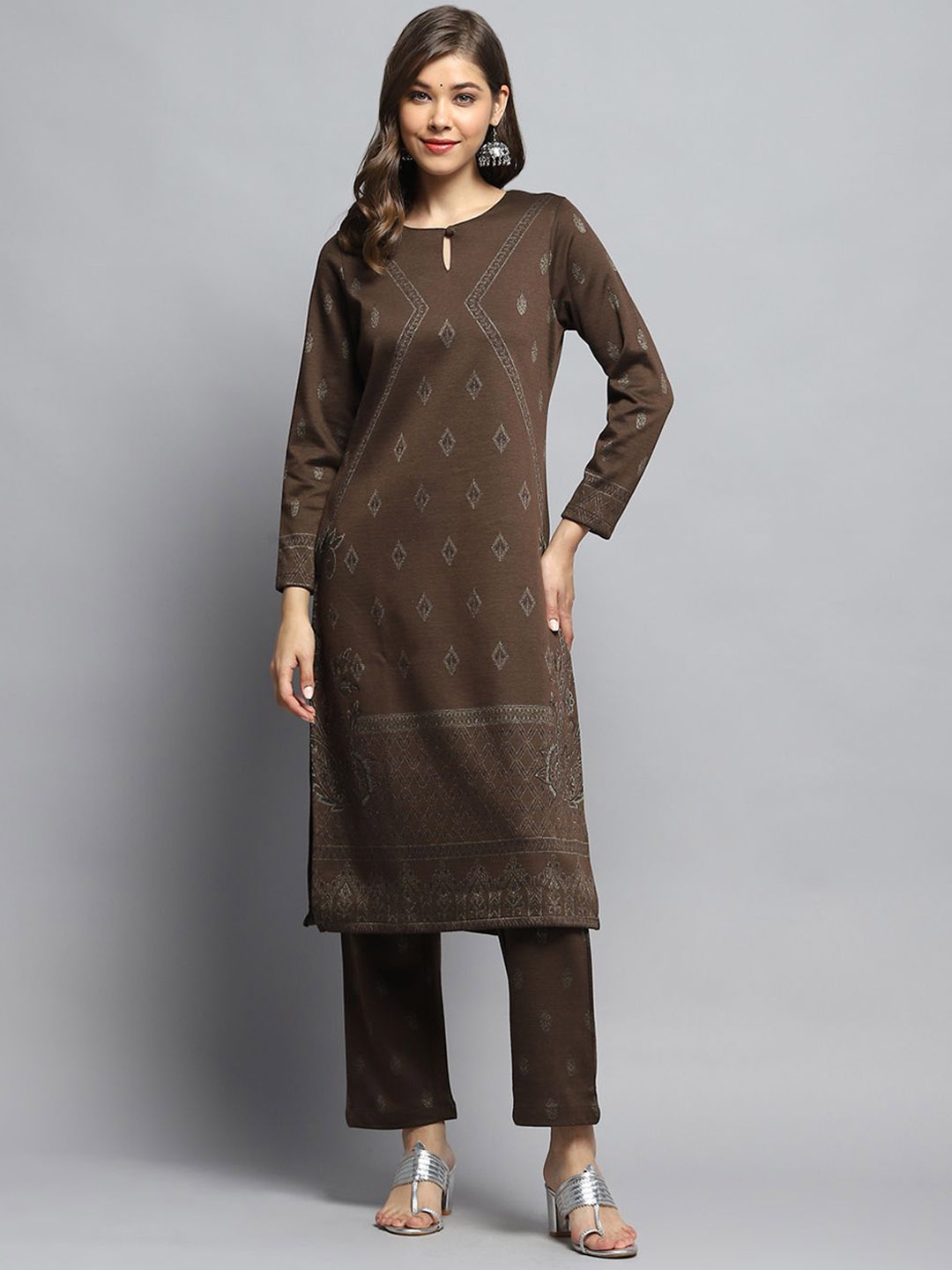 

Monte Carlo Ethnic Motifs Self Design Keyhole Neck Straight Kurta With Trouser, Brown