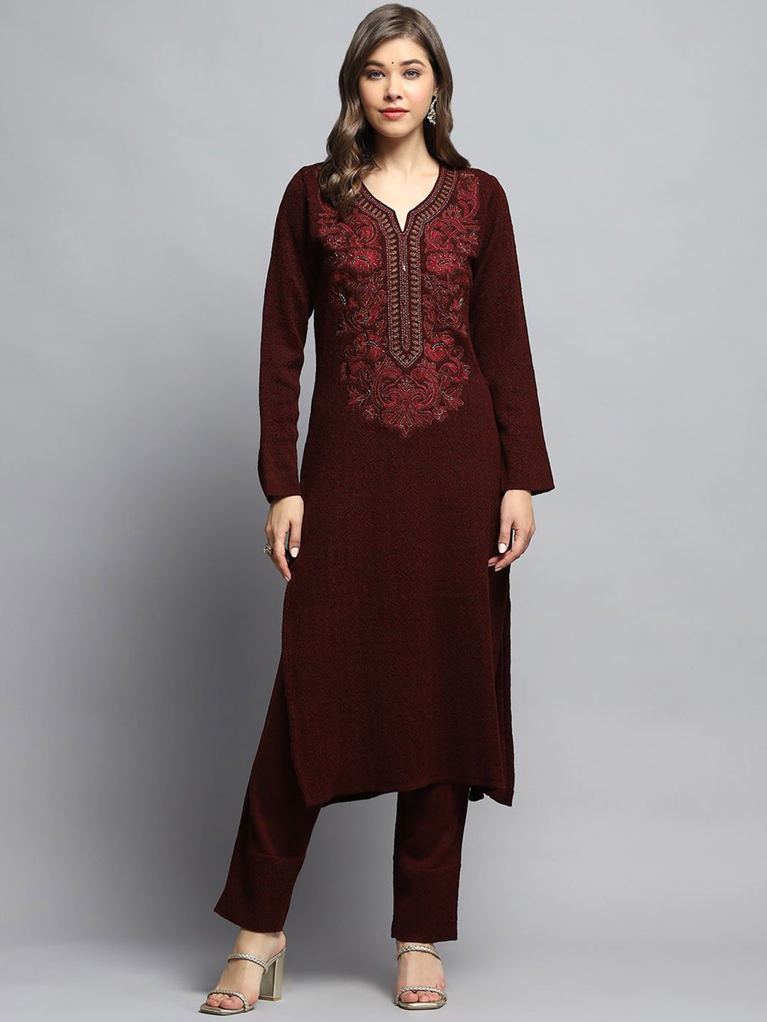 

Monte Carlo Geometric Self Design Notch-Neck Embroidered Straight Kurta With Trousers, Maroon