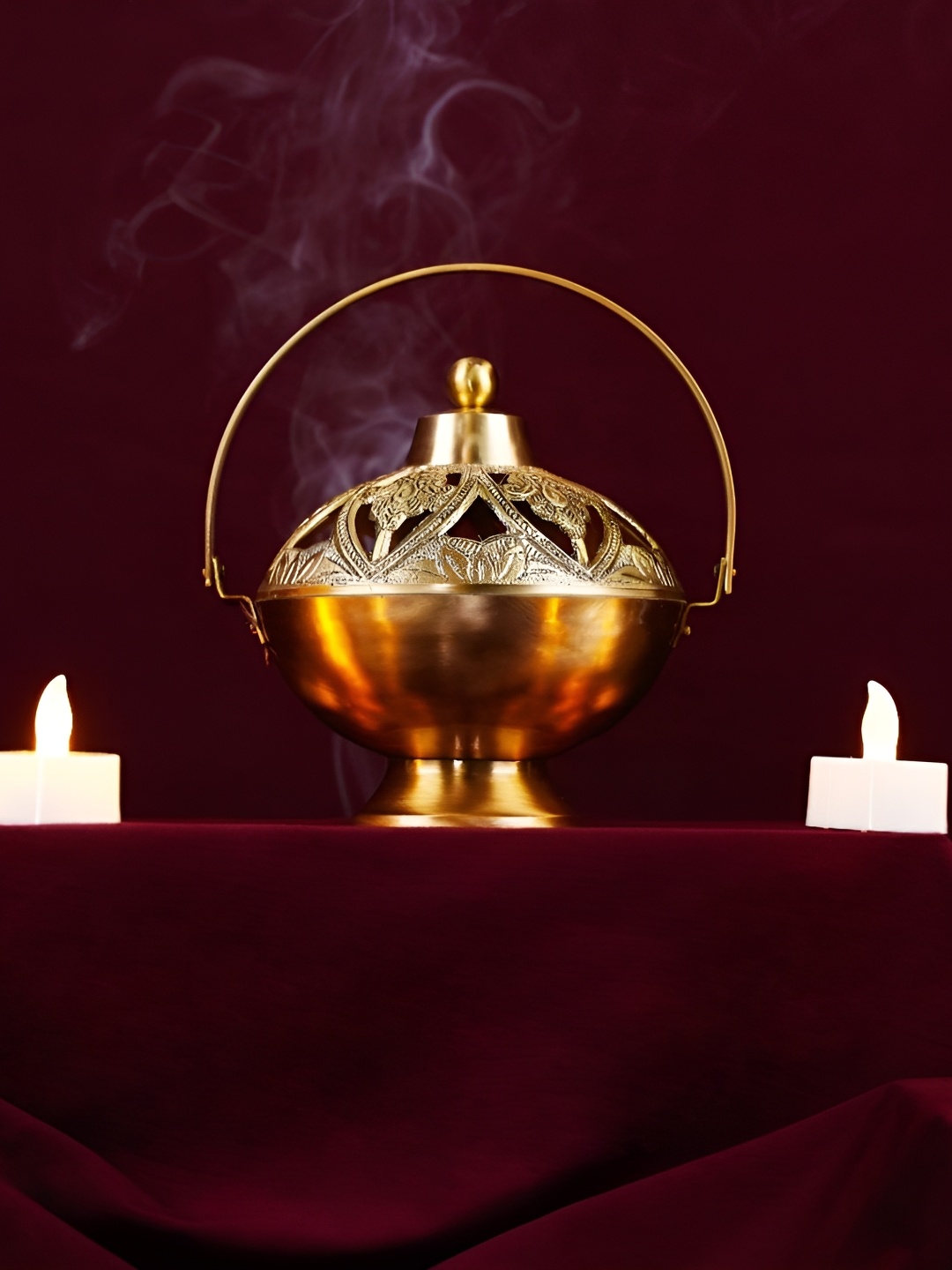 

THE HOME CO. Gold-Toned Carved Brass Round Lobandan Basket