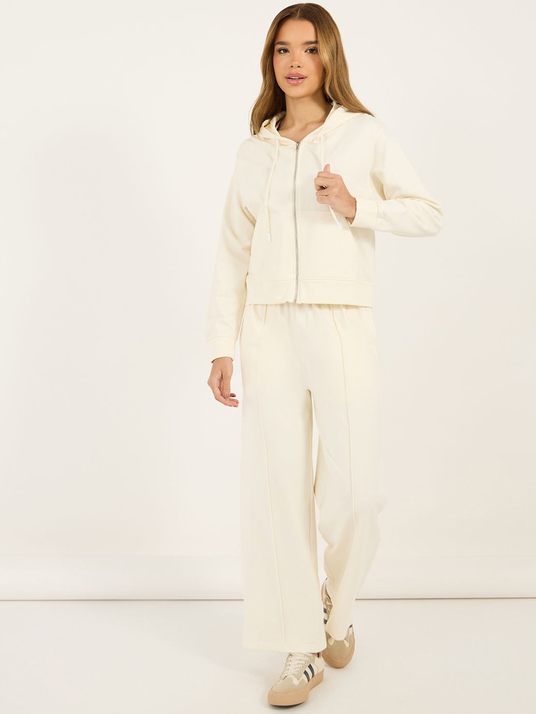 

Styli Off White Hooded Sweatshirt With Trouser