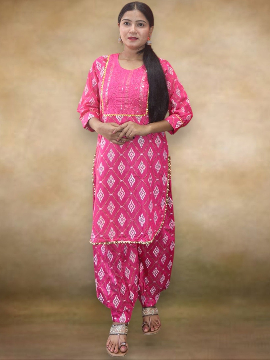 

Ayukti Ethnic Motifs Printed Pure Cotton Straight Kurta With Salwar, Pink