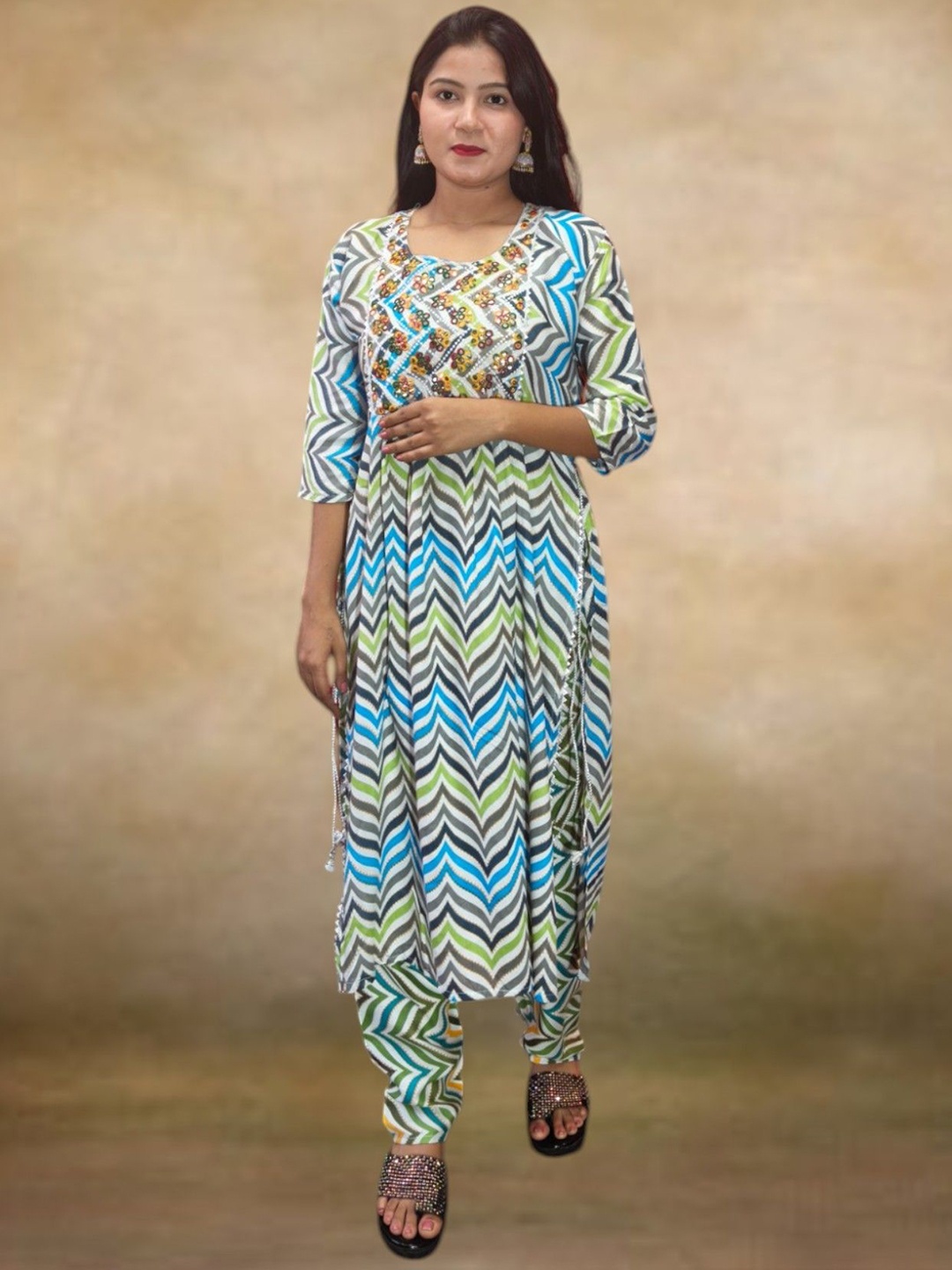

Ayukti Chevron Printed Pure Cotton Straight Kurta With Palazzo, Blue