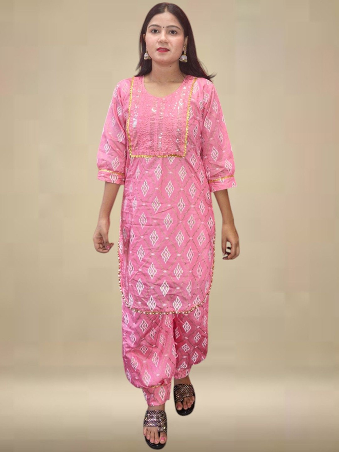 

Ayukti Geometric Printed Pure Cotton Kurta With Salwar, Pink