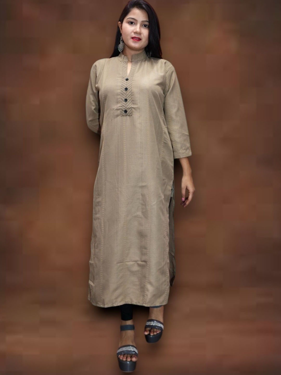 

Ayukti Striped Printed Mandarin Collar Straight Kurta, Brown
