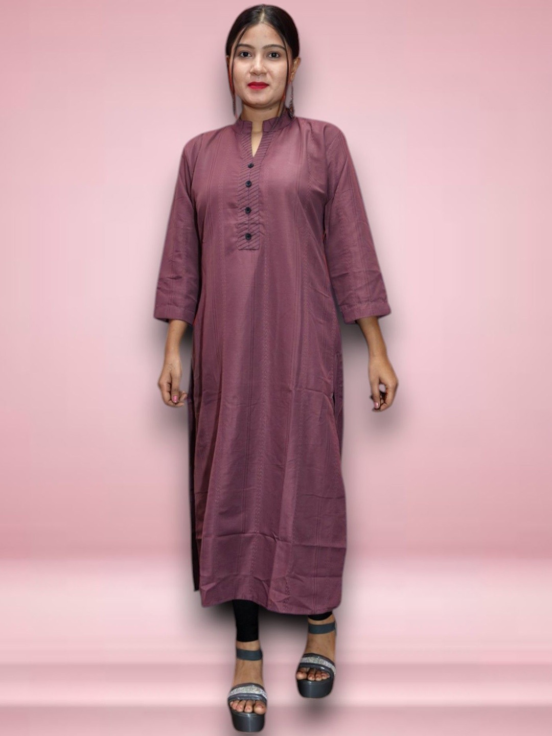 

Ayukti Striped Printed Mandarin Collar Straight Kurta, Purple