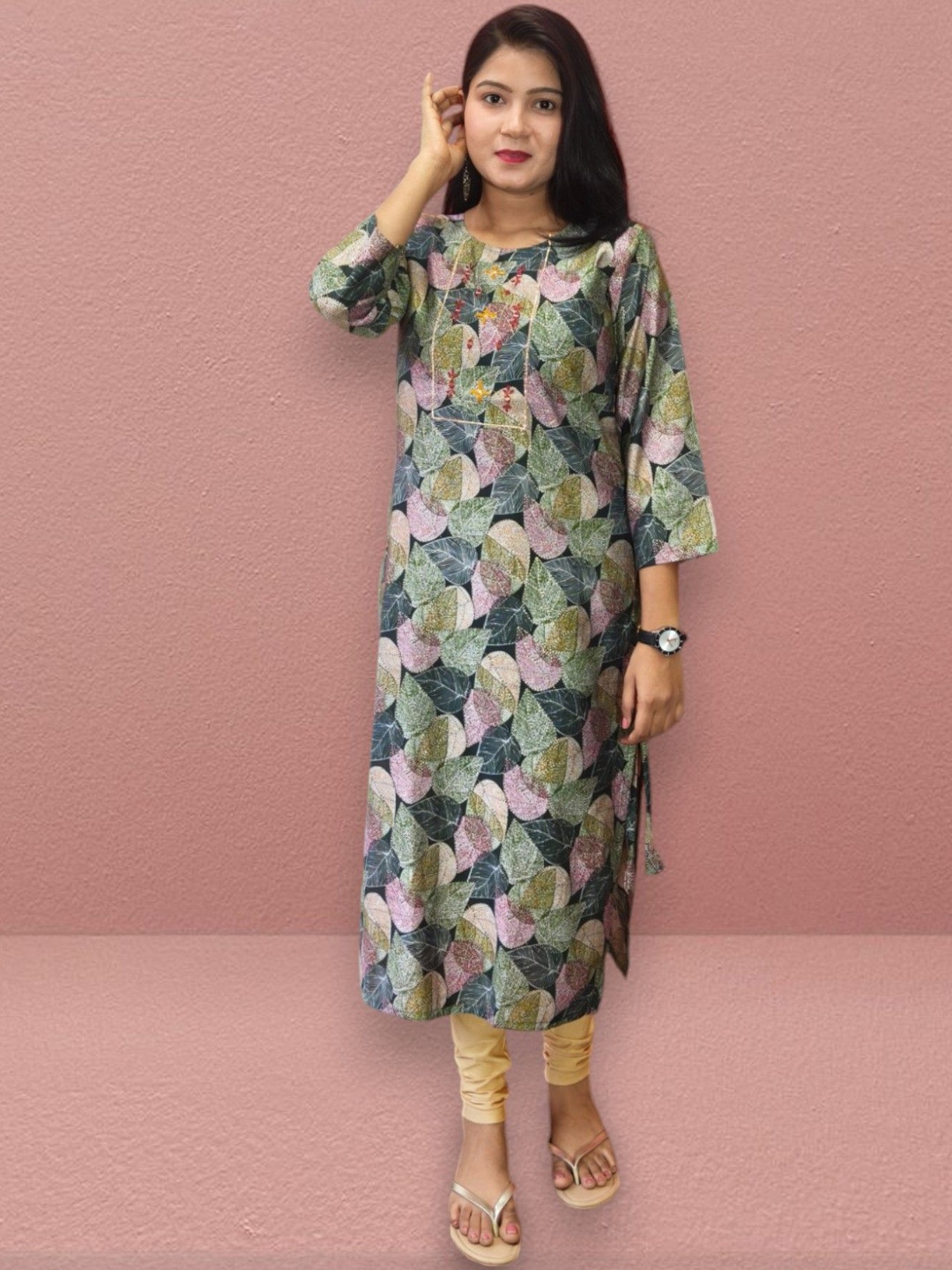 

Ayukti Floral Printed Embroidered Thread Work Straight Kurta, Green