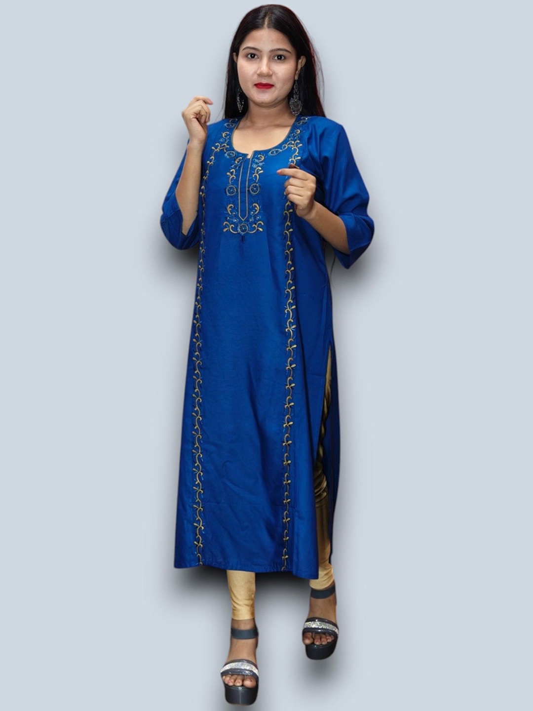 

Ayukti Floral Printed Notch Neck Kurta, Blue