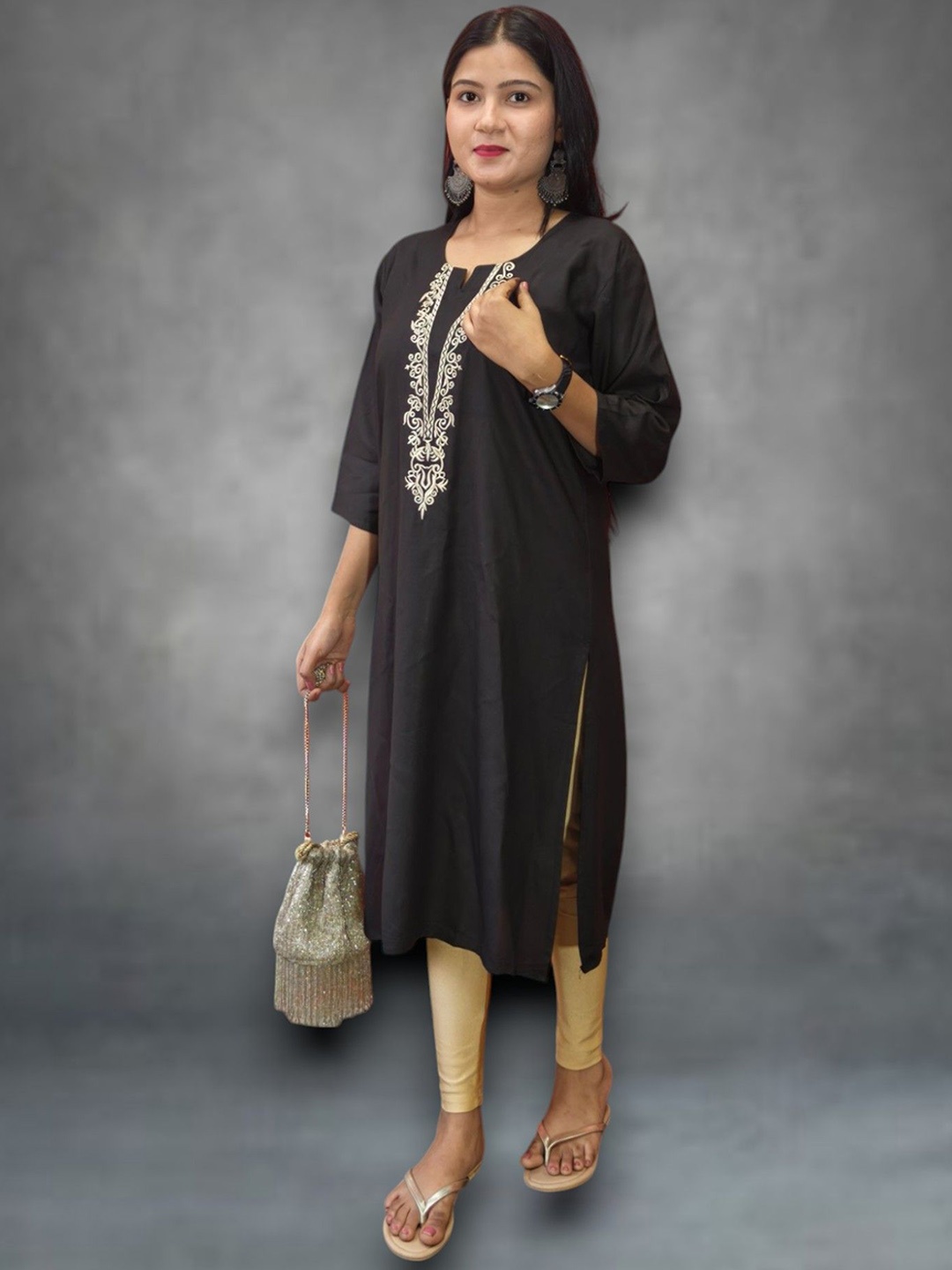 

Ayukti Floral Embroidered Thread Work Straight Kurta, Black